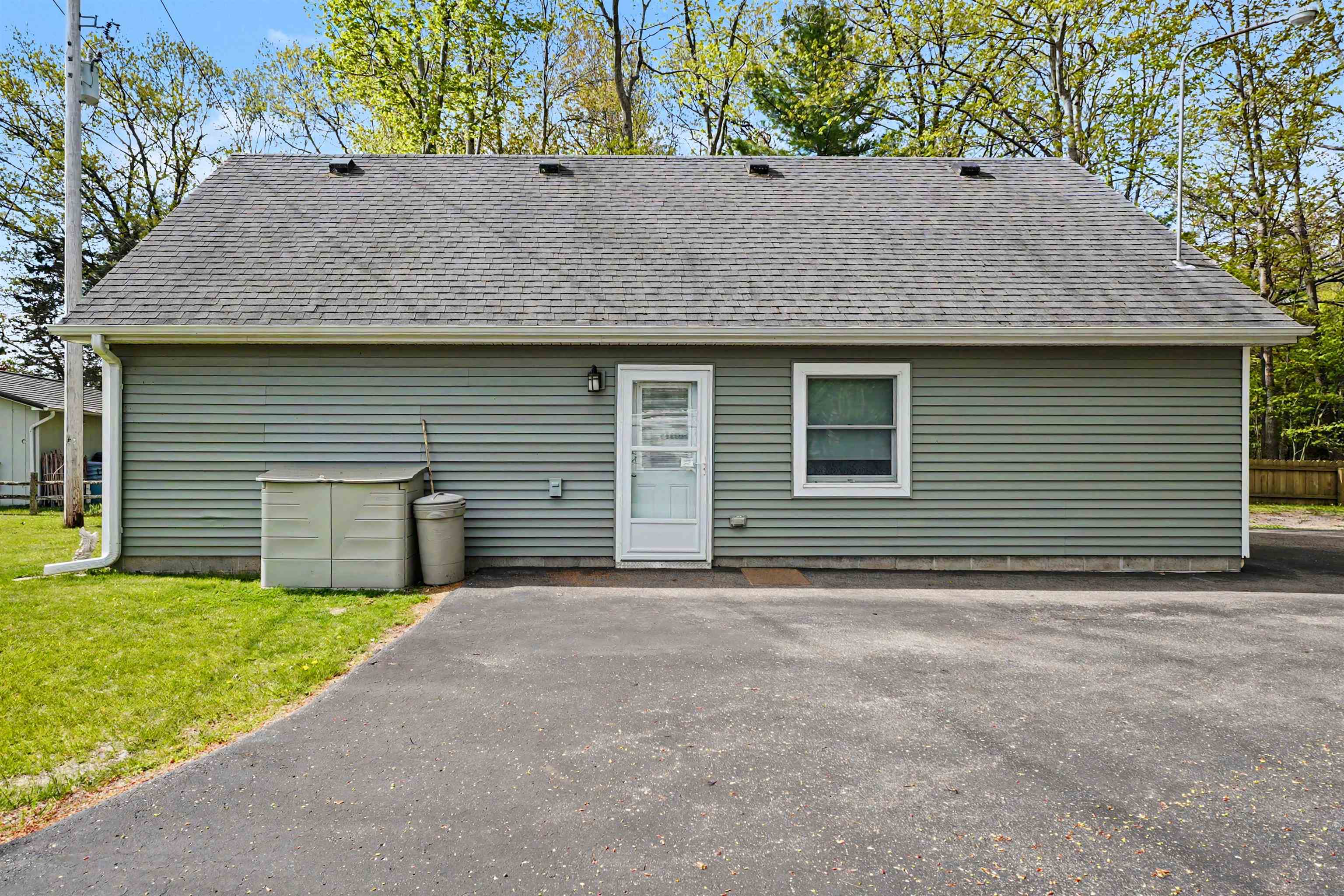 1220 N Huron Road Property Photo 39