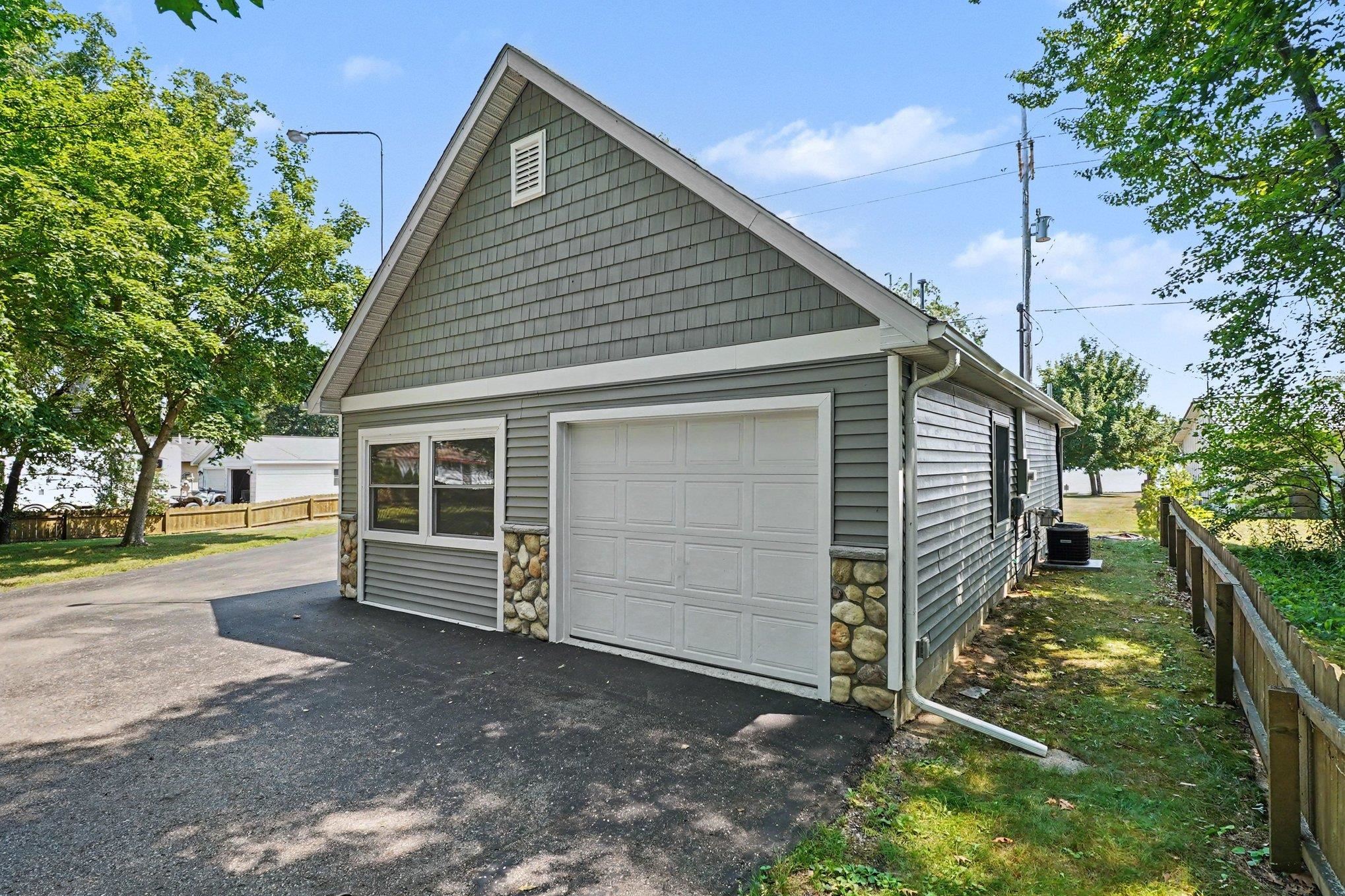 1220 N Huron Road Property Photo 49