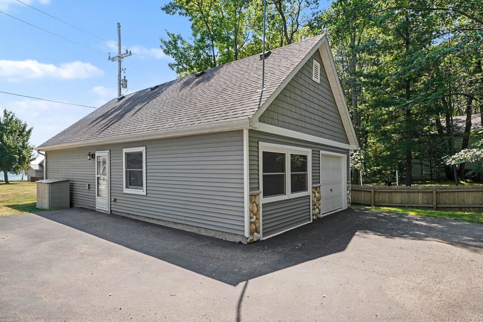 1220 N Huron Road Property Photo 59