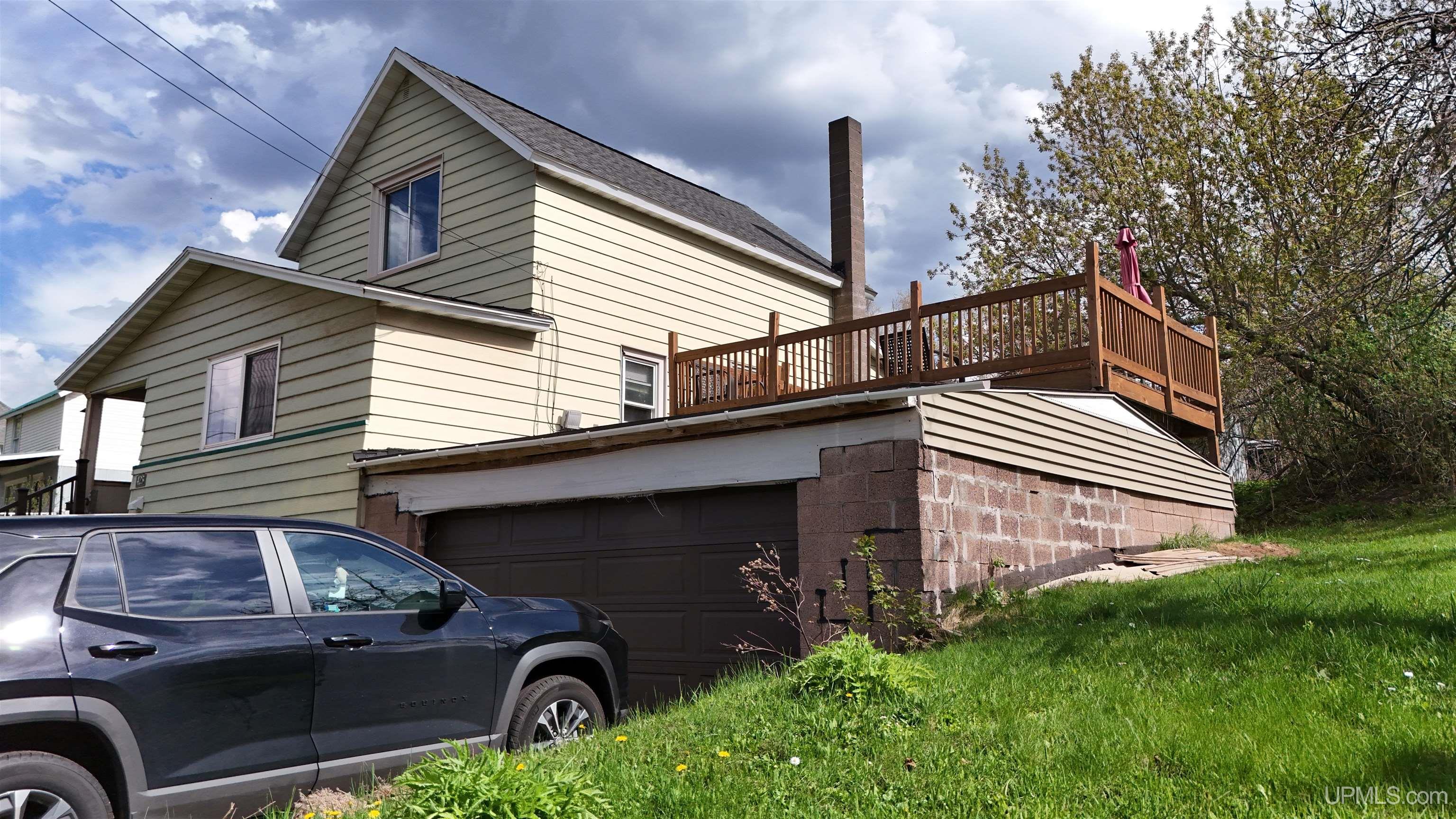 423 County Road Property Photo 1