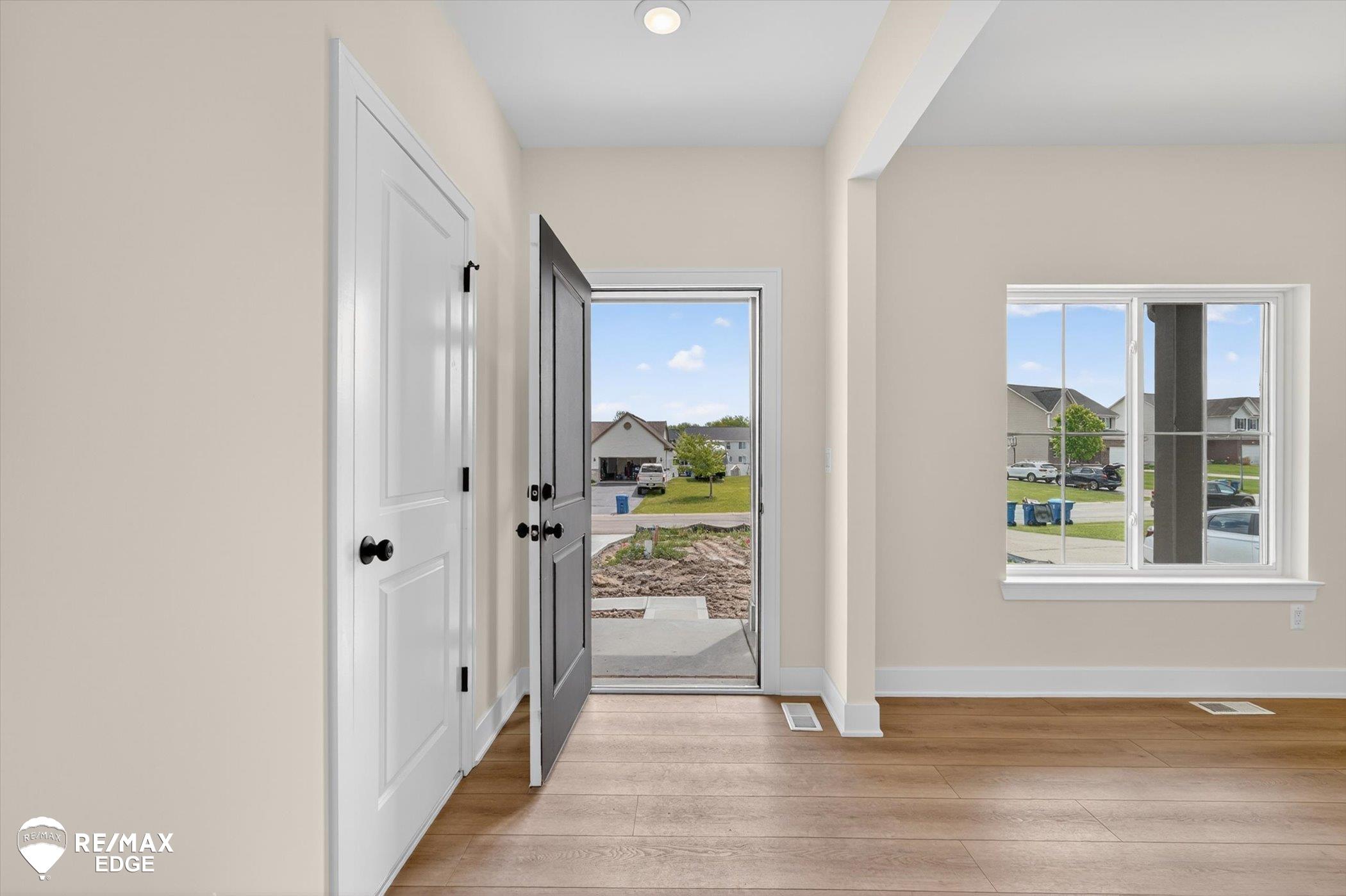 8080 Peninsula Circle Property Photo 2