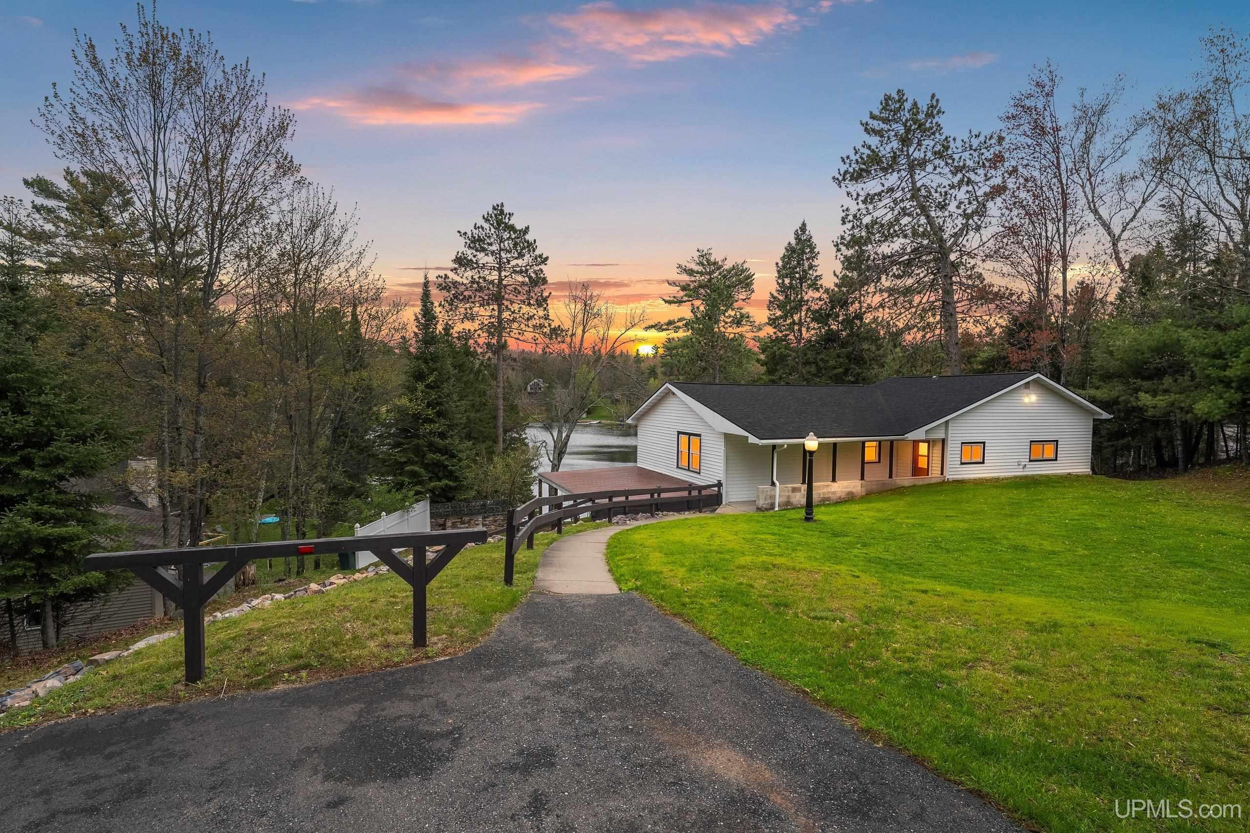 5122 Tall Pines Road Property Photo 1