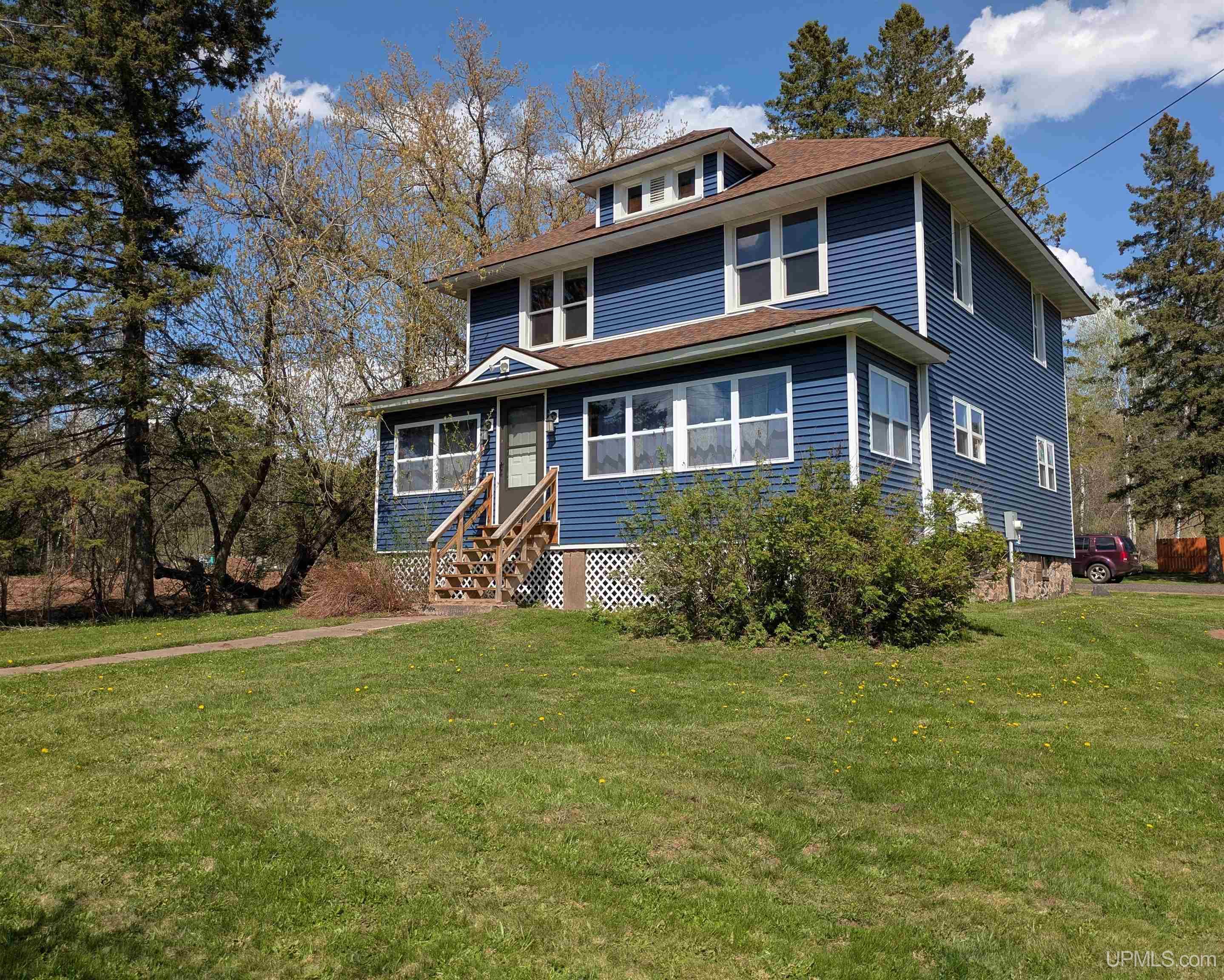 10342 N Lake Road Property Photo 1