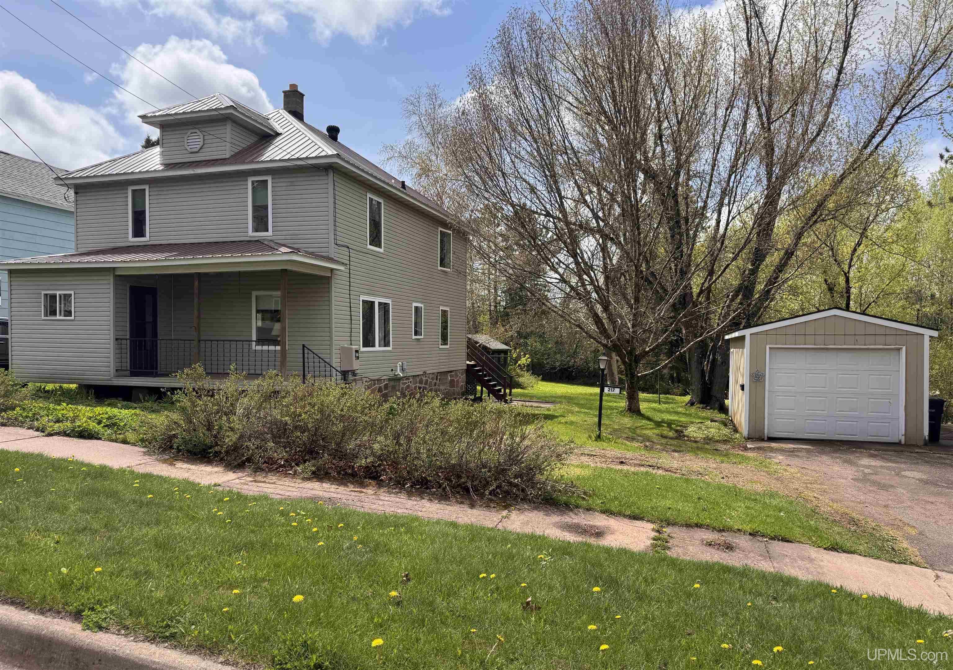 217 Kennedy Street Property Photo 2