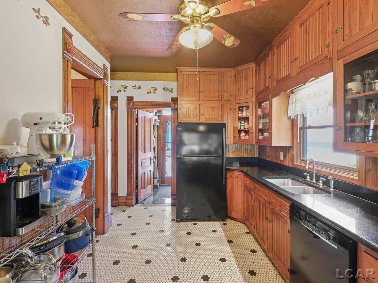 226 Giles Avenue Property Photo 12