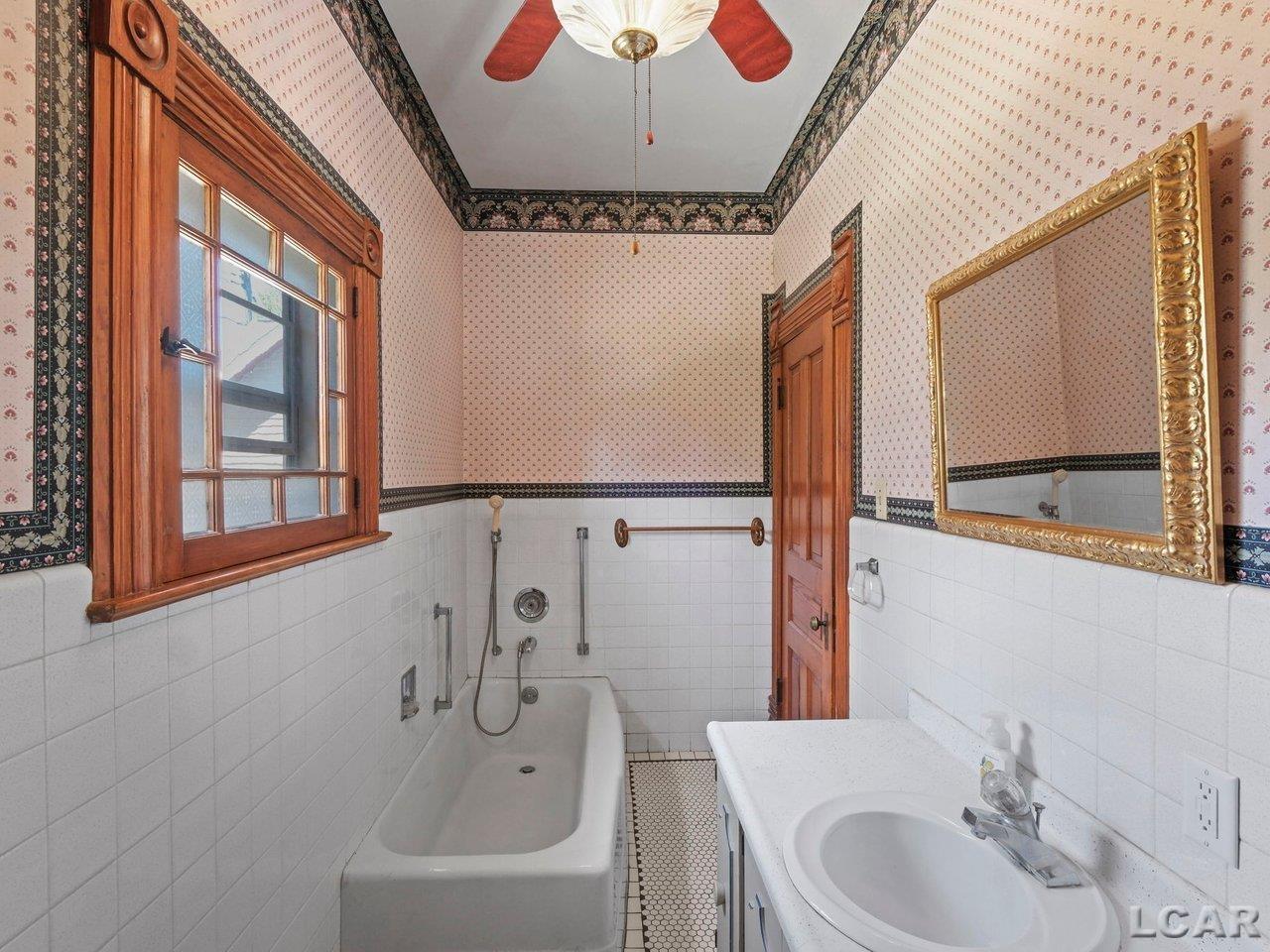 226 Giles Avenue Property Photo 21
