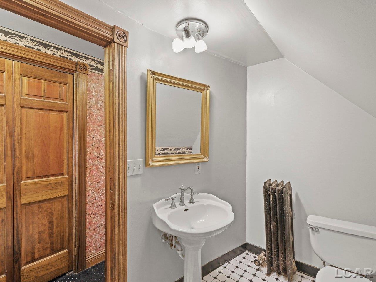226 Giles Avenue Property Photo 39
