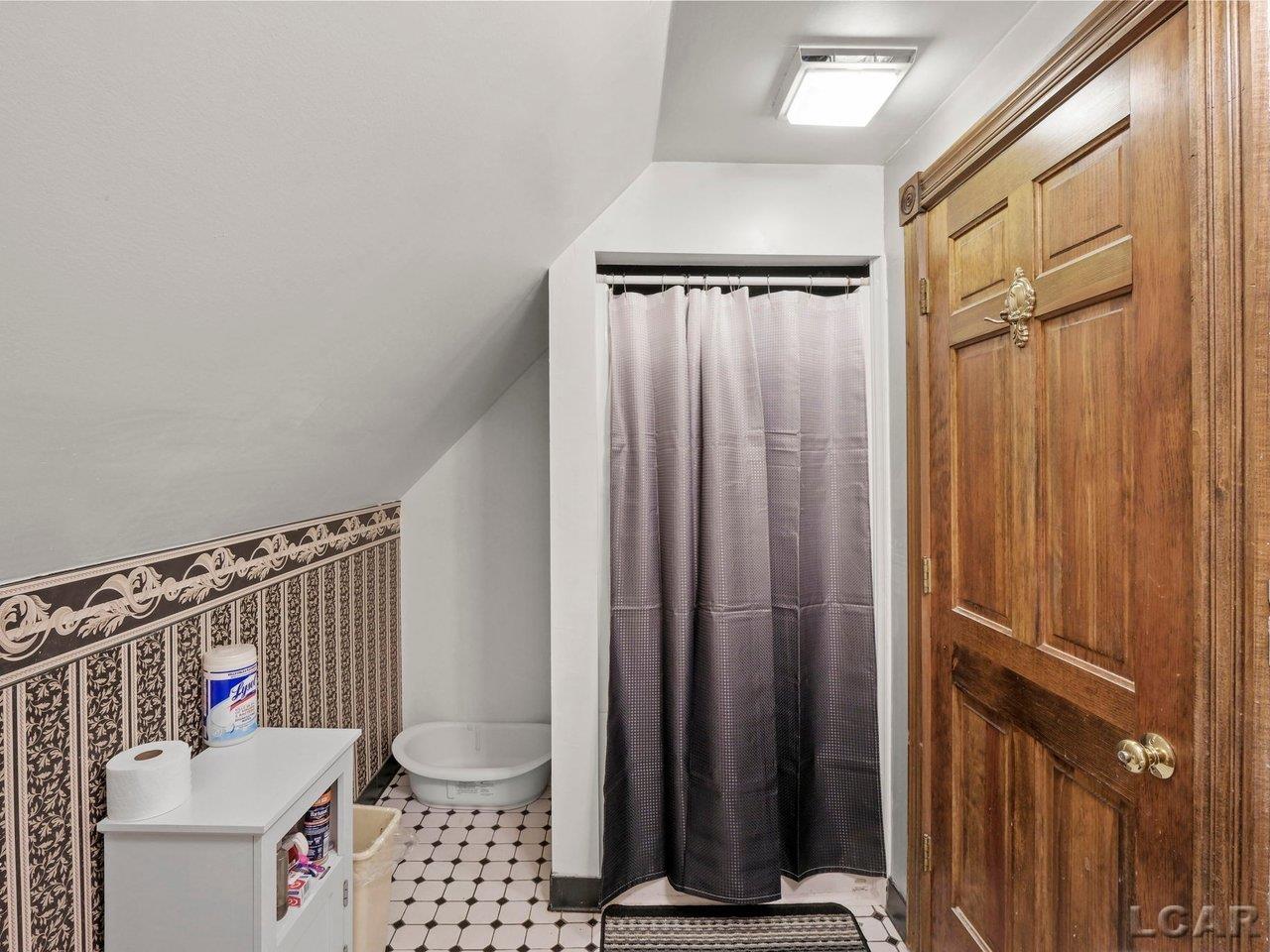 226 Giles Avenue Property Photo 40