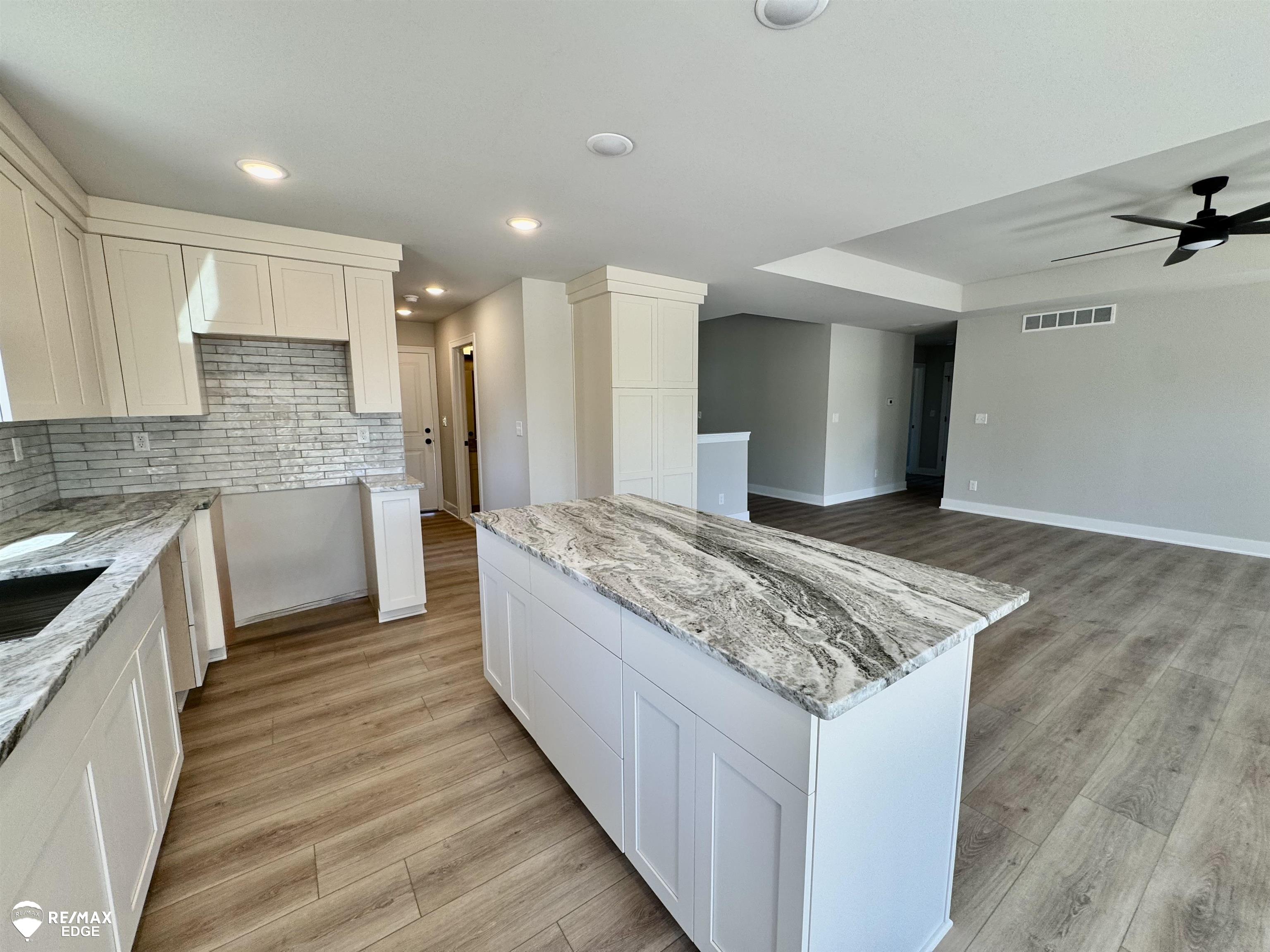 8323 Peninsula Circle Property Photo 3
