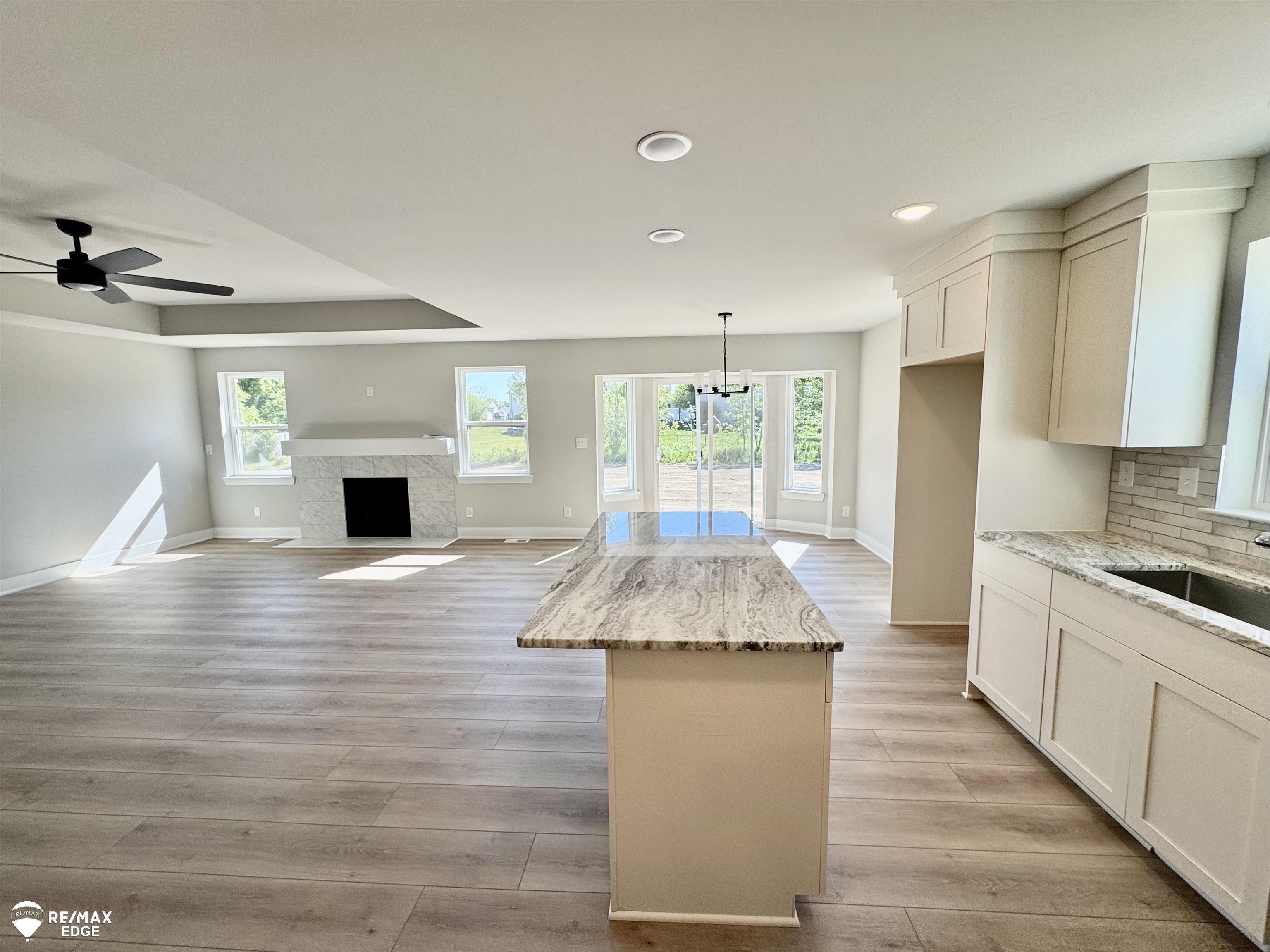 8323 Peninsula Circle Property Photo 4