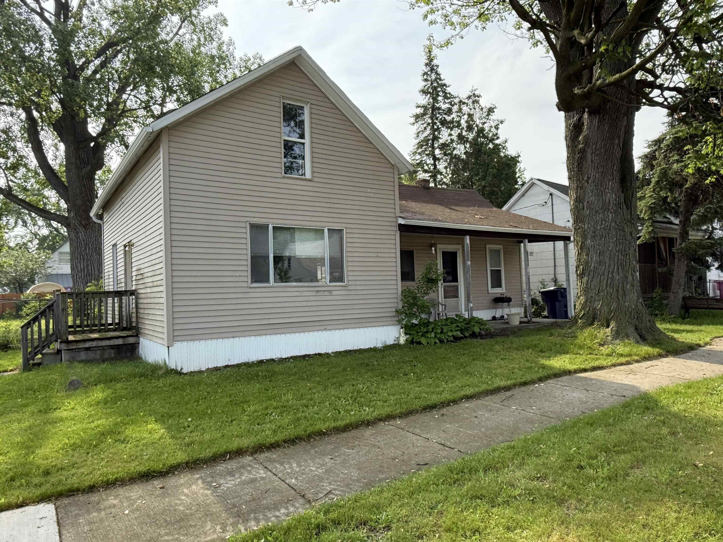 600 33rd Street Property Photo 1