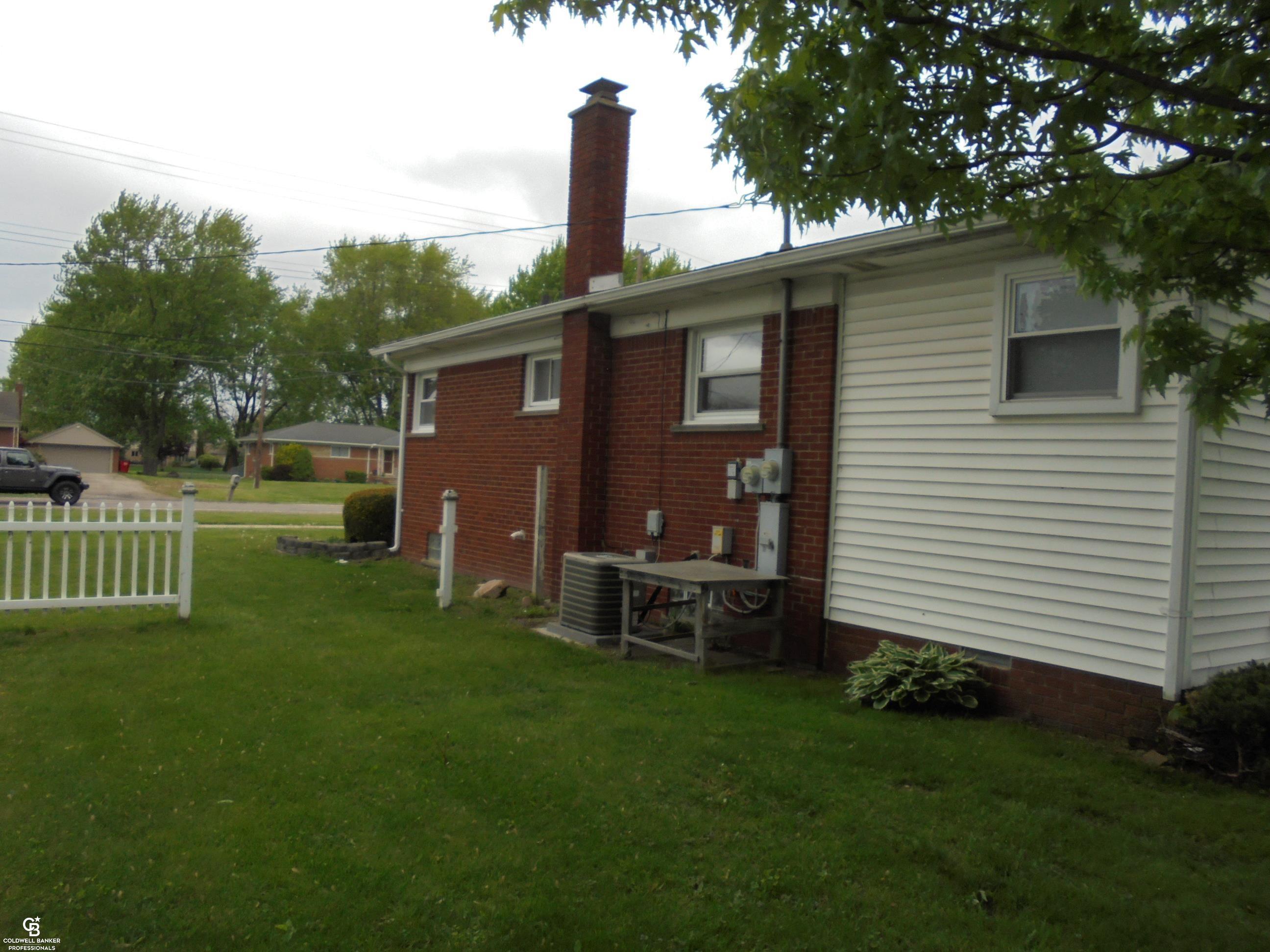 18138 22 Mile Road Property Photo 4