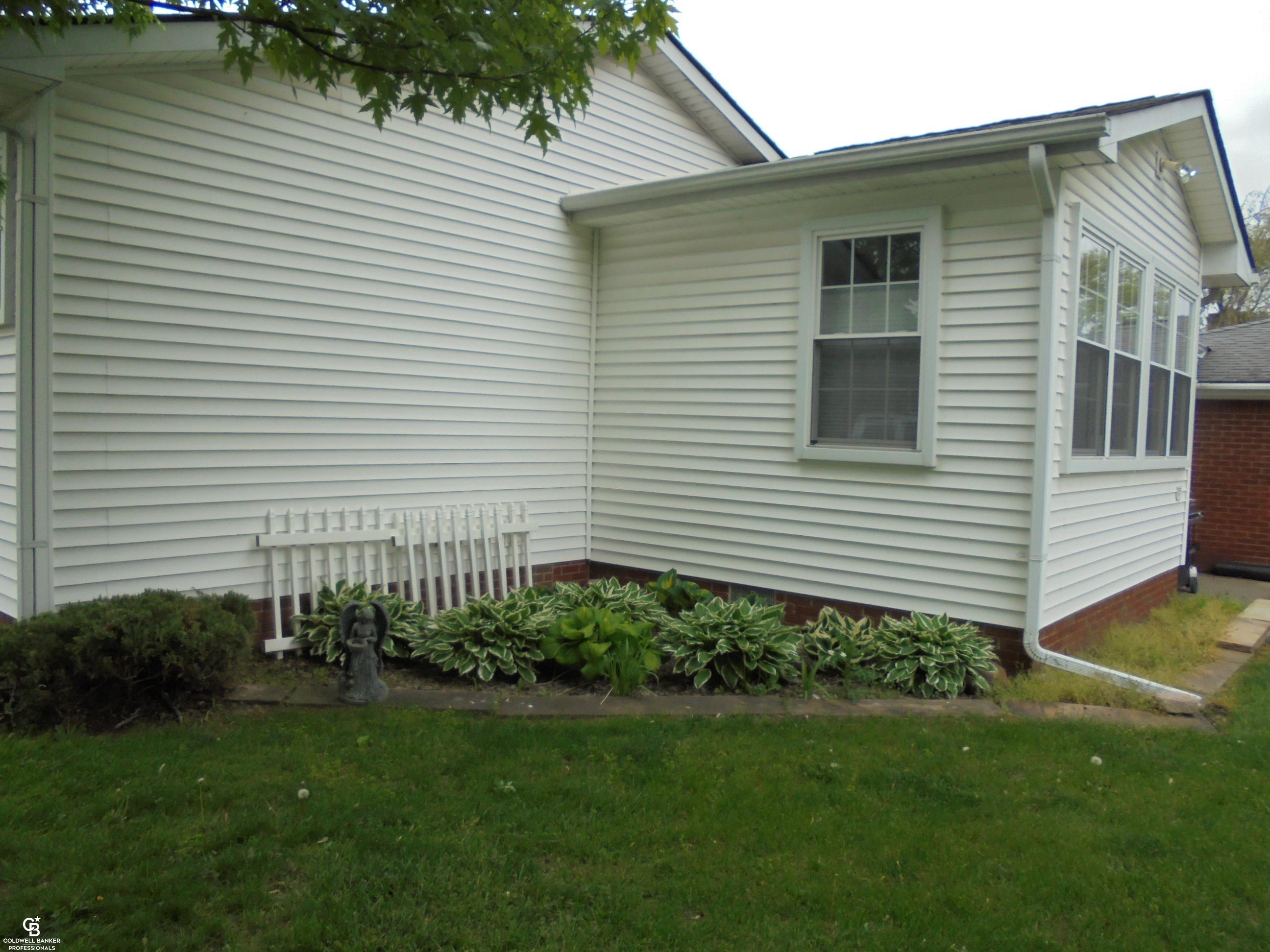 18138 22 Mile Road Property Photo 5