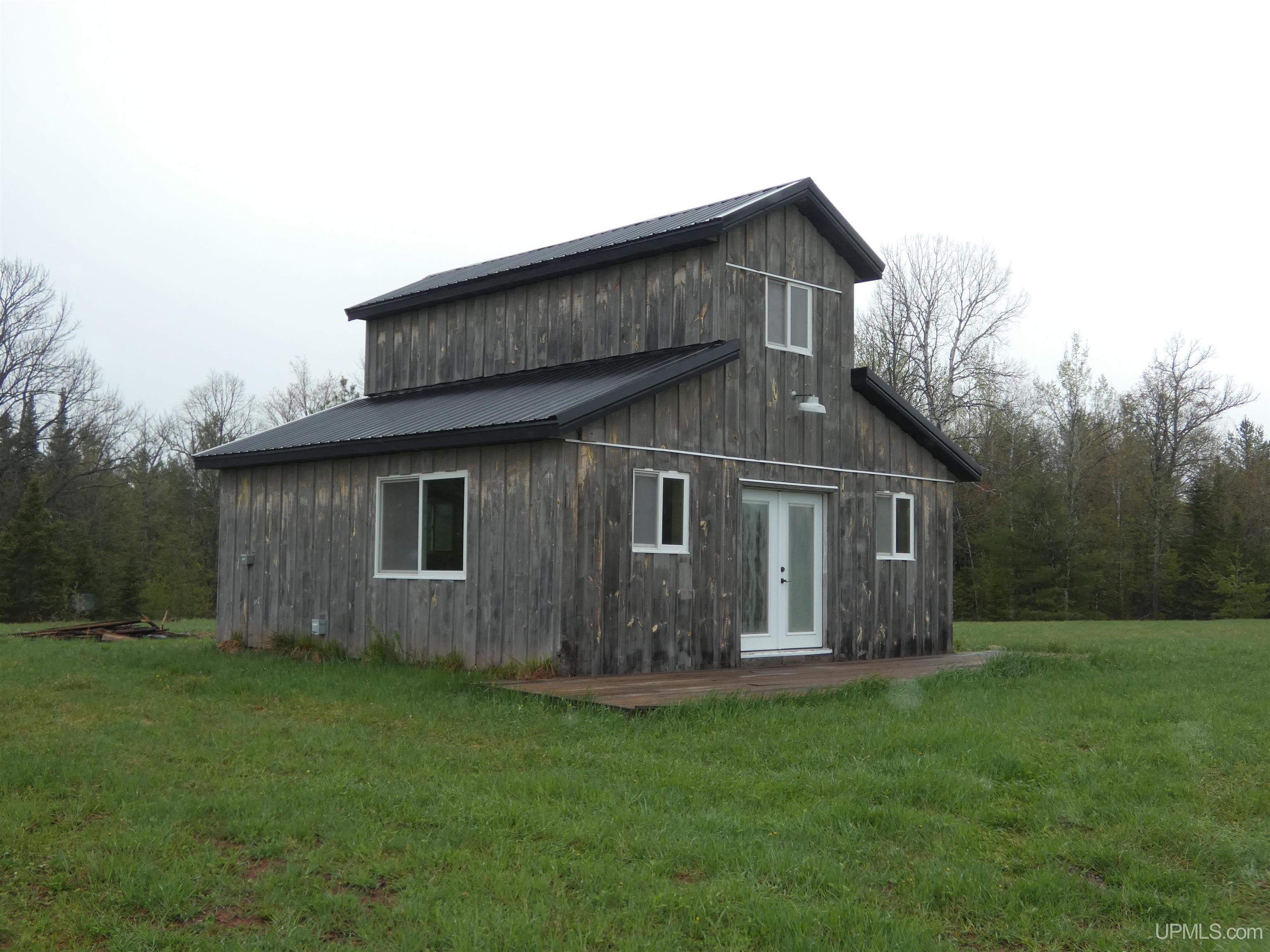 18386 N 45 Highway Property Photo 2