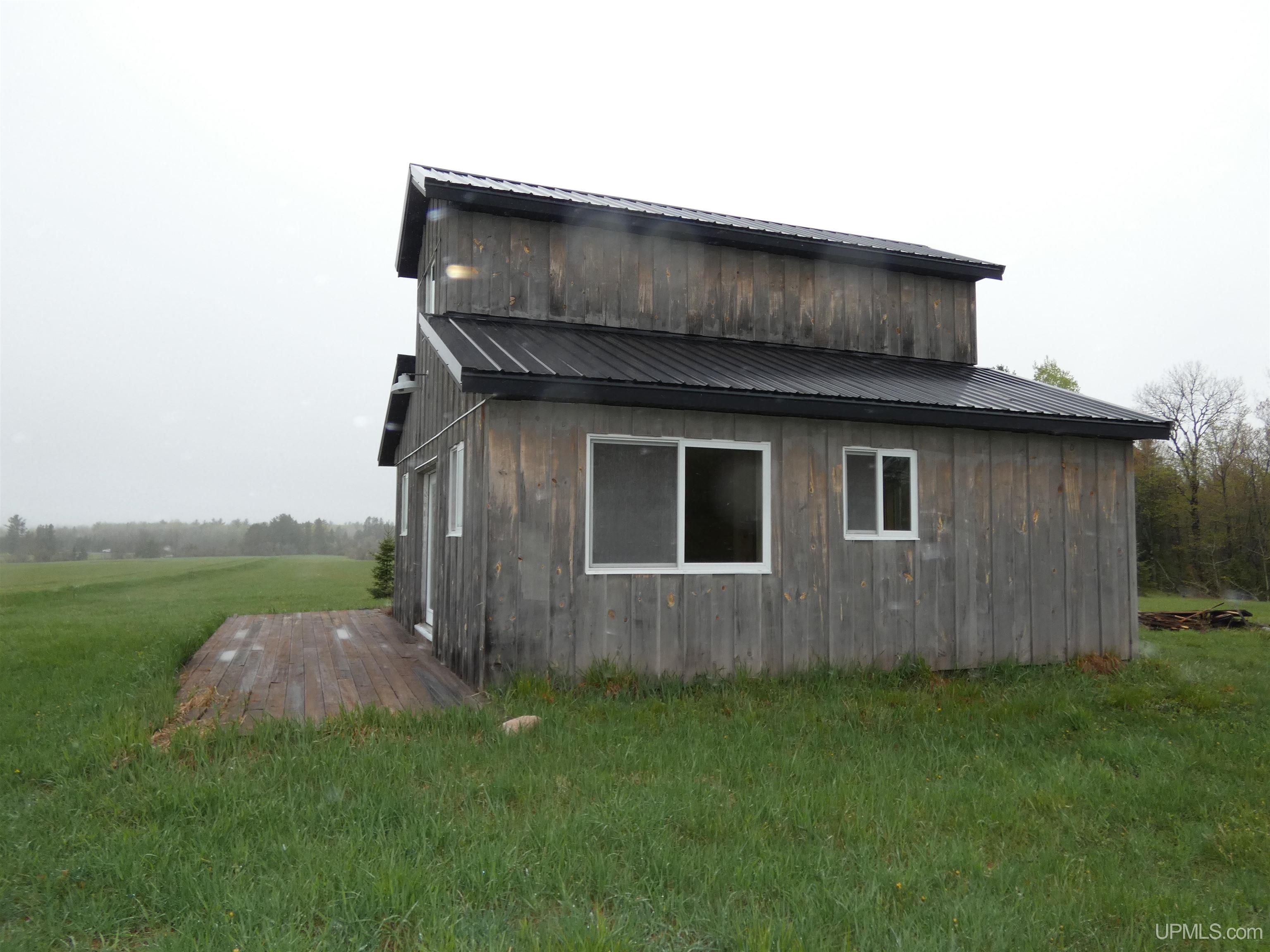18386 N 45 Highway Property Photo 3