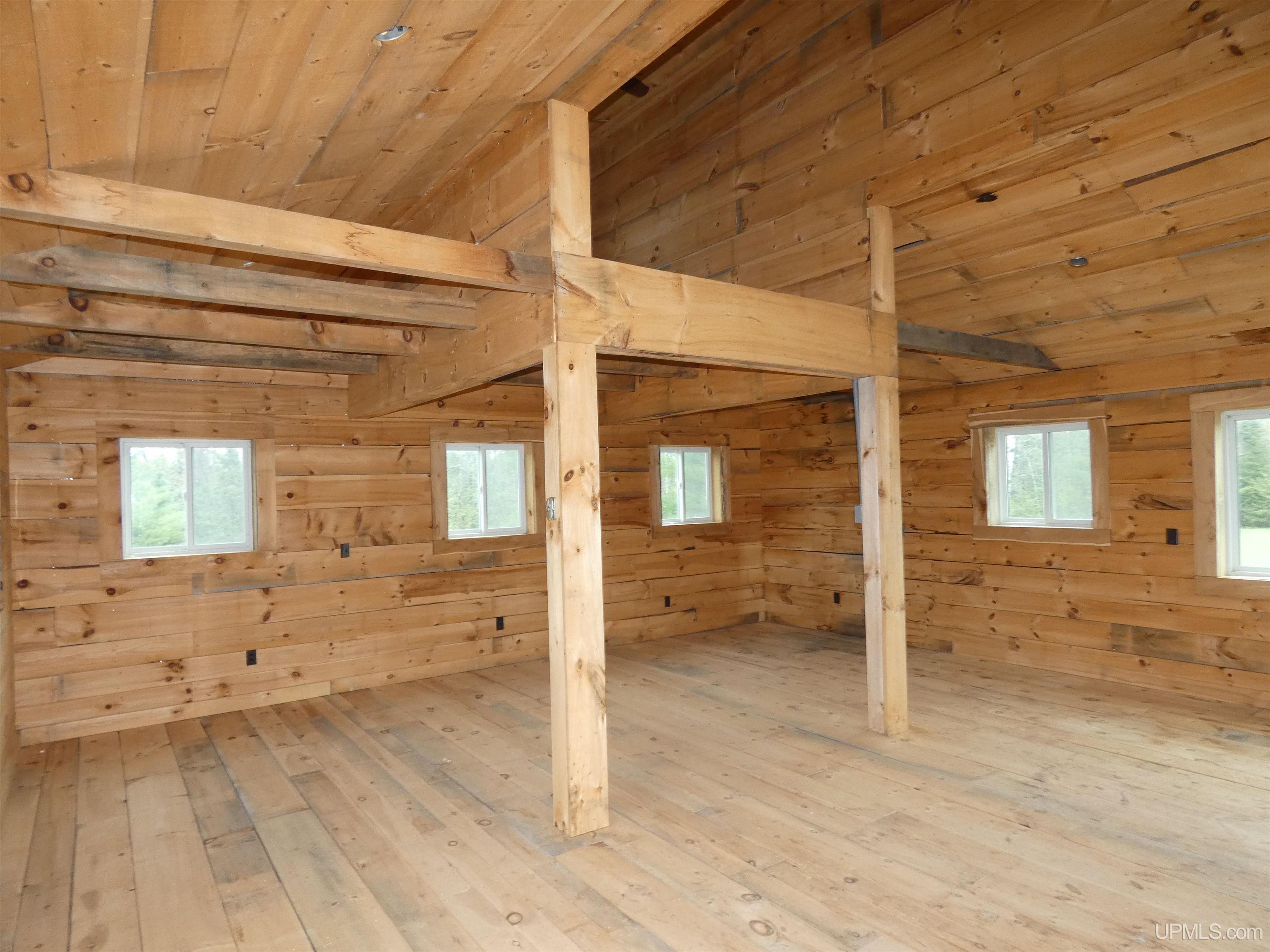 18386 N 45 Highway Property Photo 5