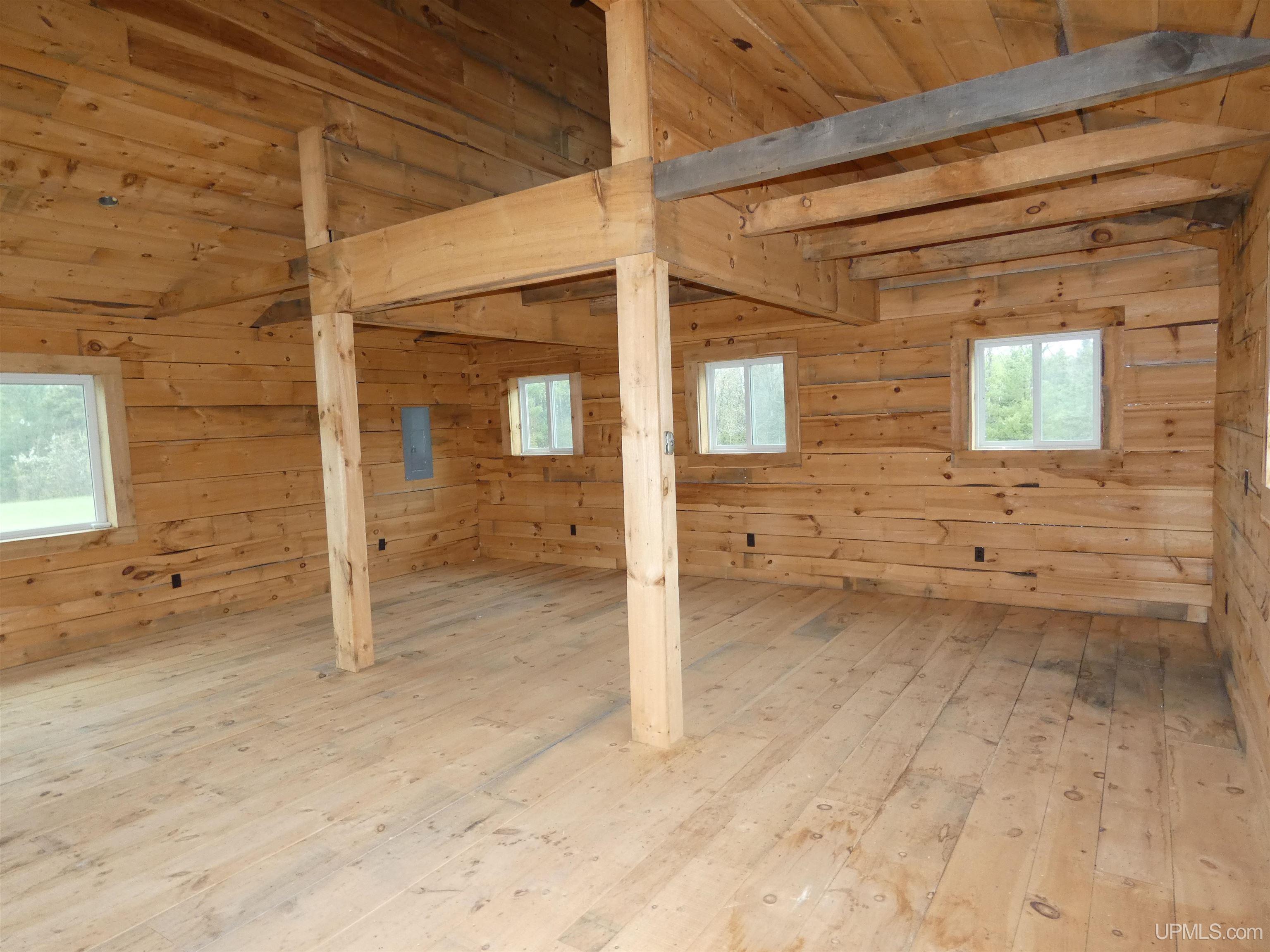 18386 N 45 Highway Property Photo 7
