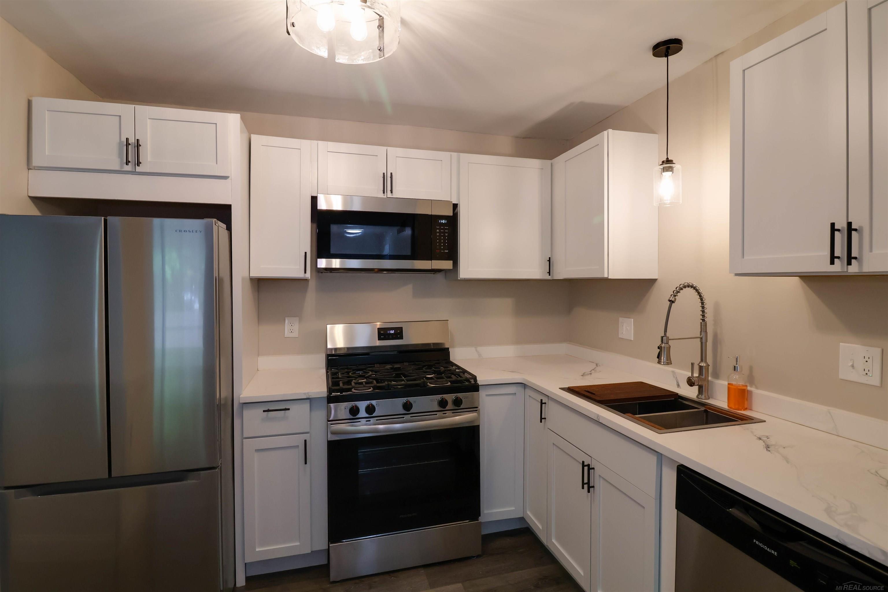 35338 Bristlecone Drive Property Photo 6