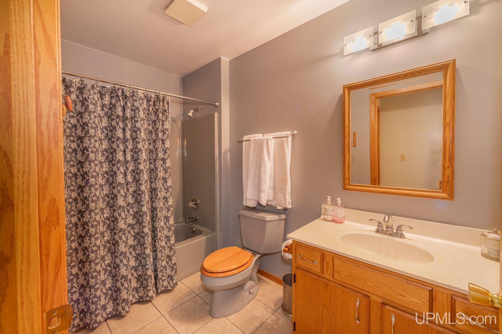 8 Gold Drive Property Photo 12