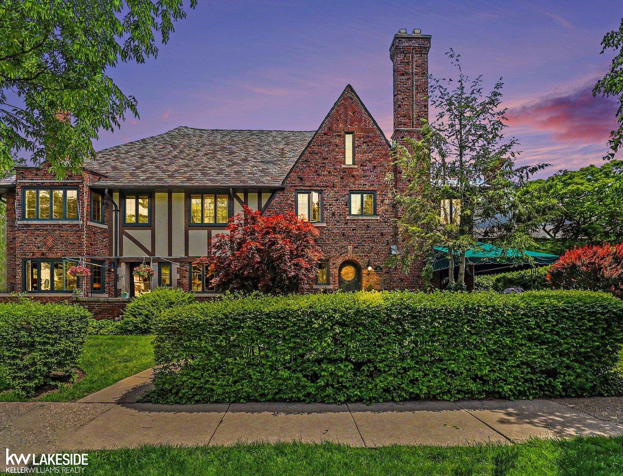 286 Rivard Boulevard Property Photo 1