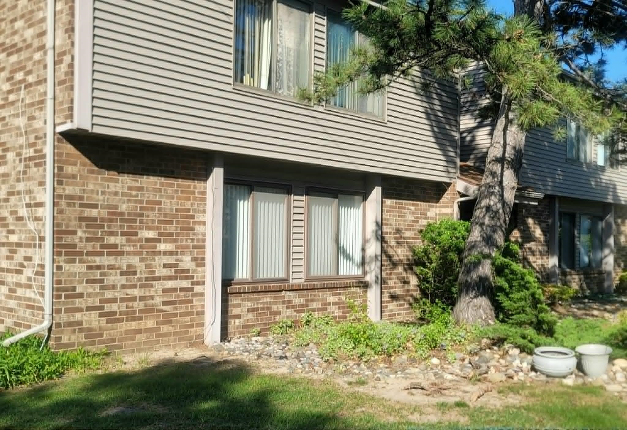 1048 Grenoble Lane Property Photo 1