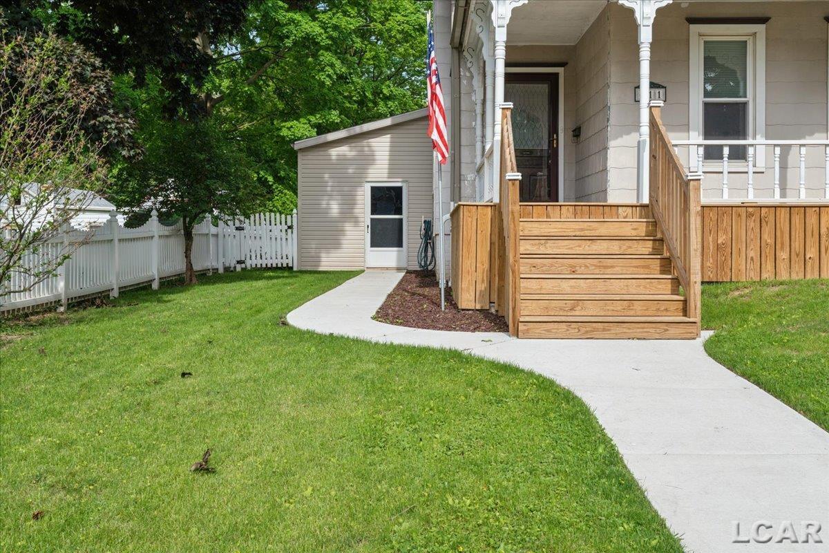611 State Street Property Photo 4