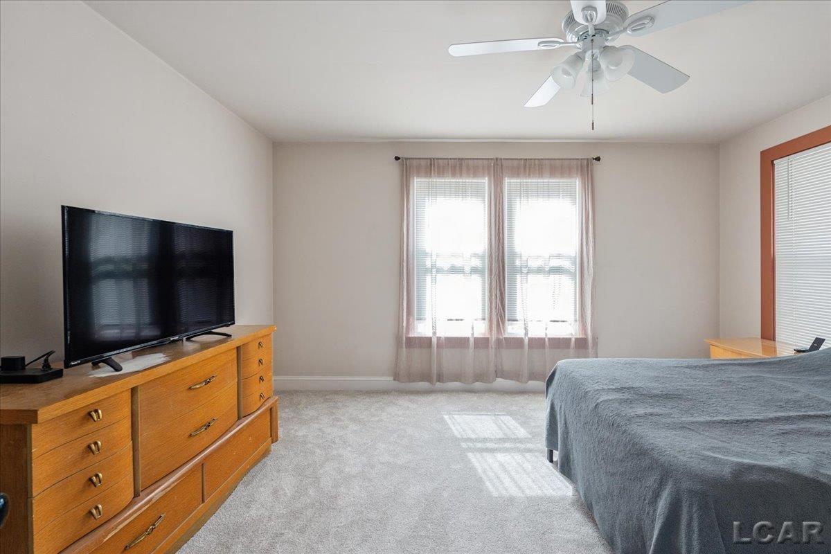 611 State Street Property Photo 7