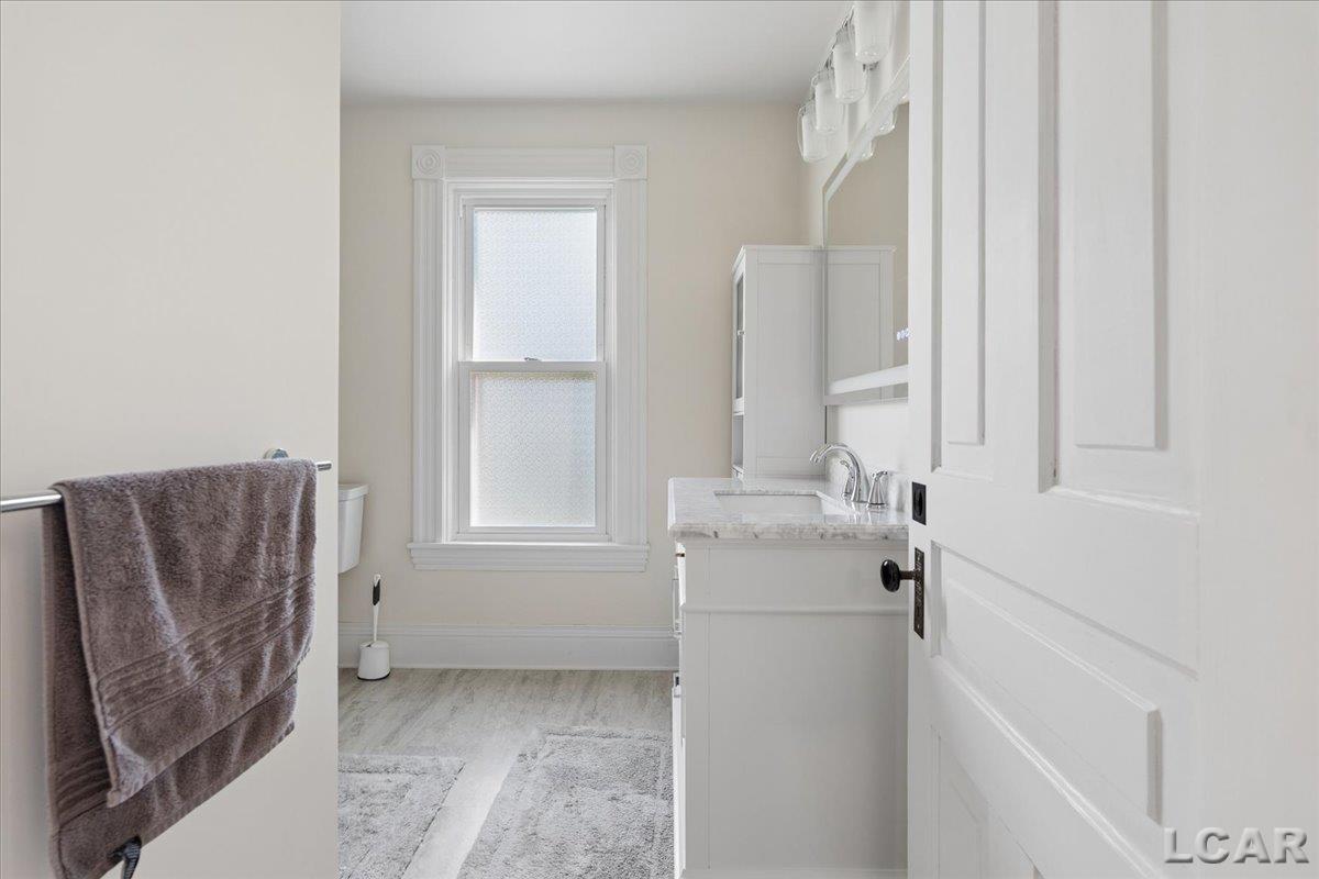 611 State Street Property Photo 12
