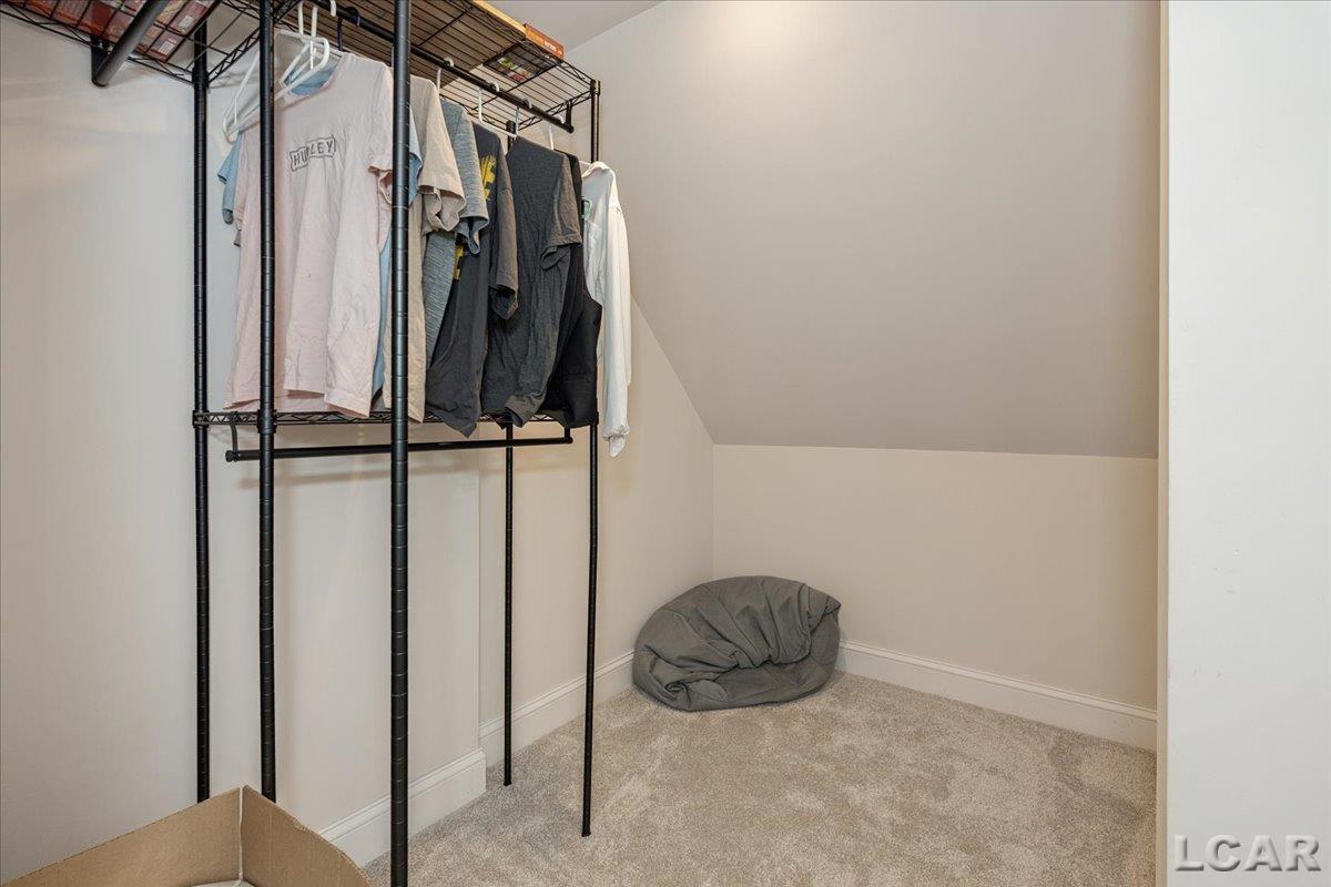 611 State Street Property Photo 16