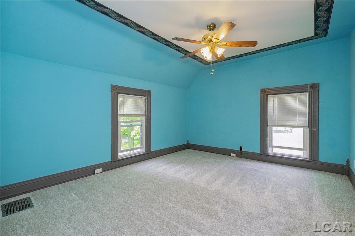 611 State Street Property Photo 17