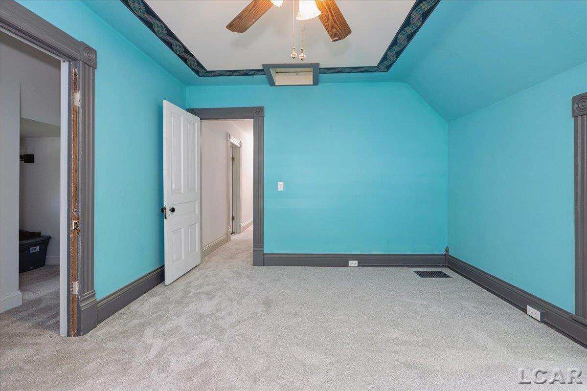 611 State Street Property Photo 20