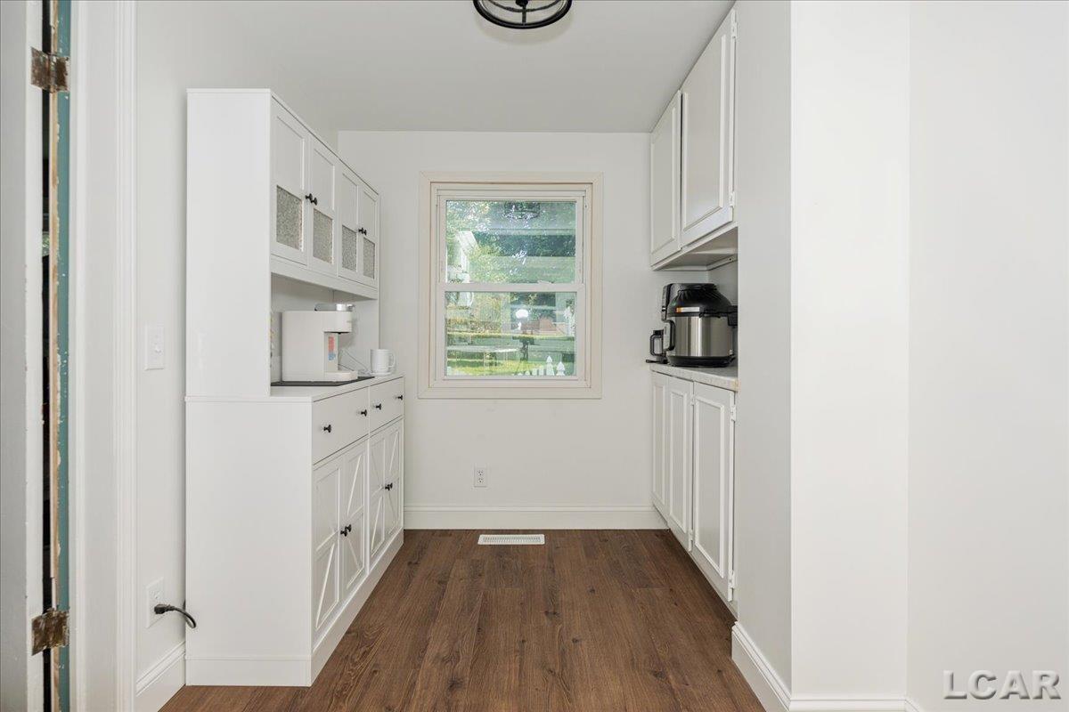 611 State Street Property Photo 33