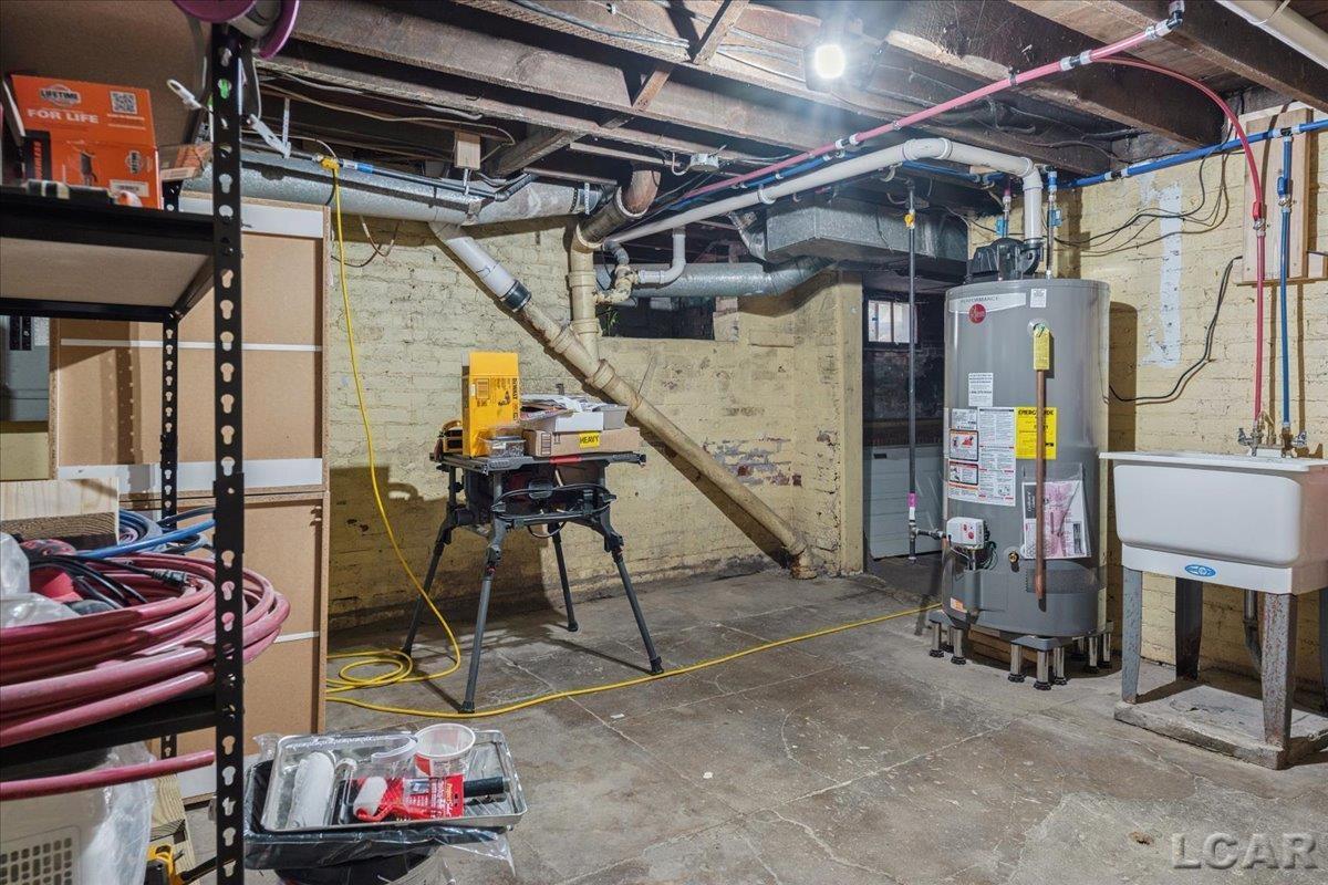 611 State Street Property Photo 35