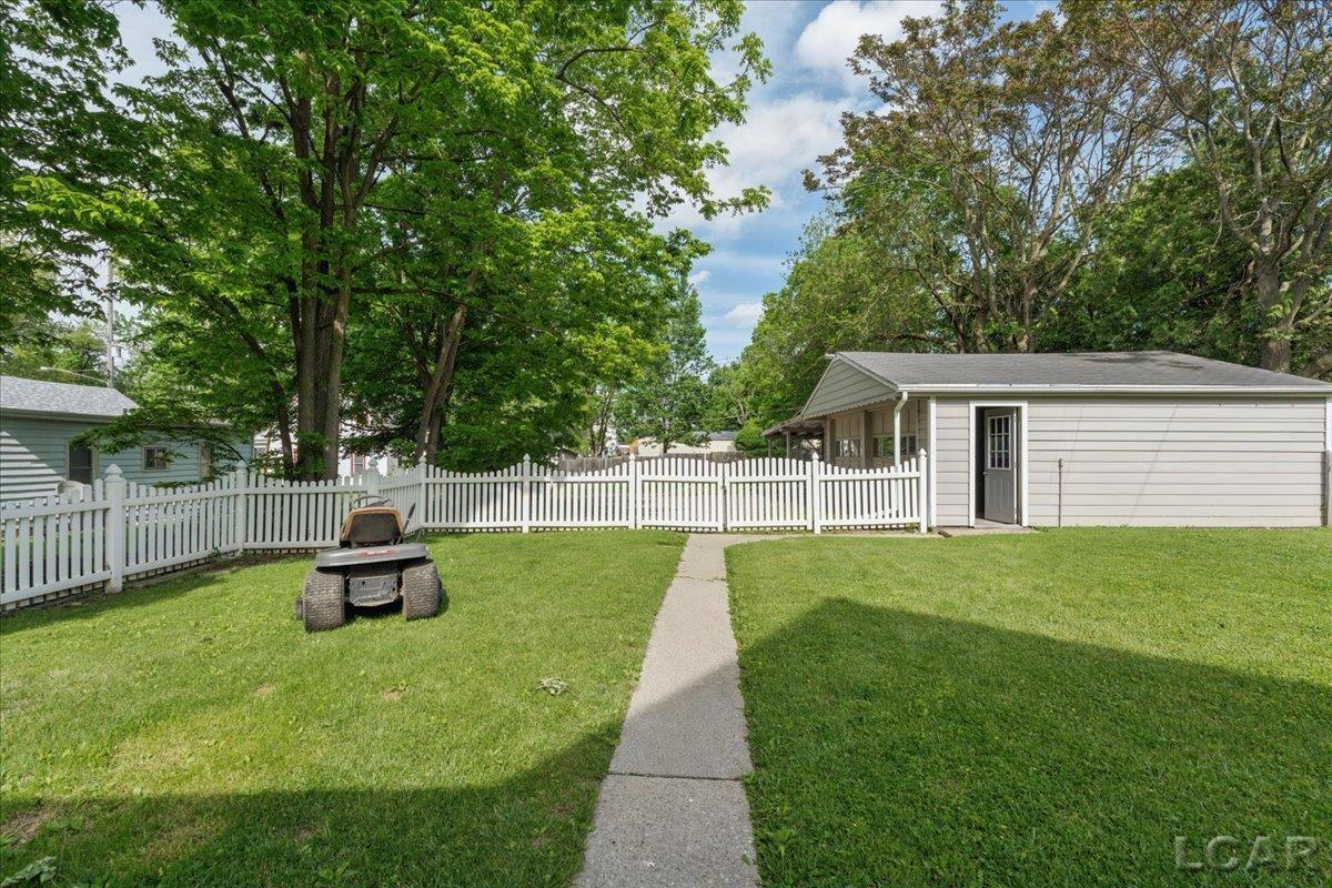 611 State Street Property Photo 40