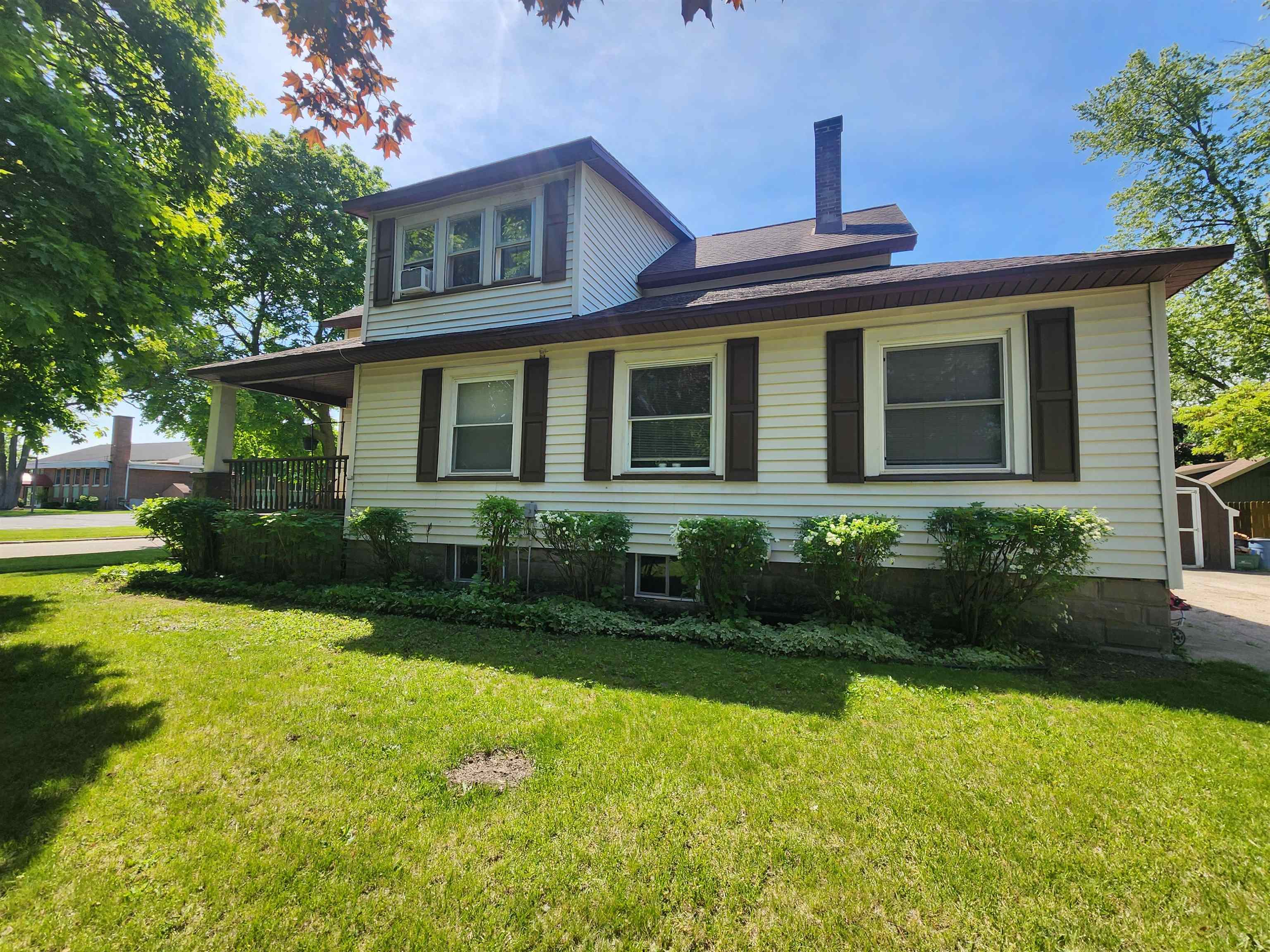1006 Main Street Property Photo 1