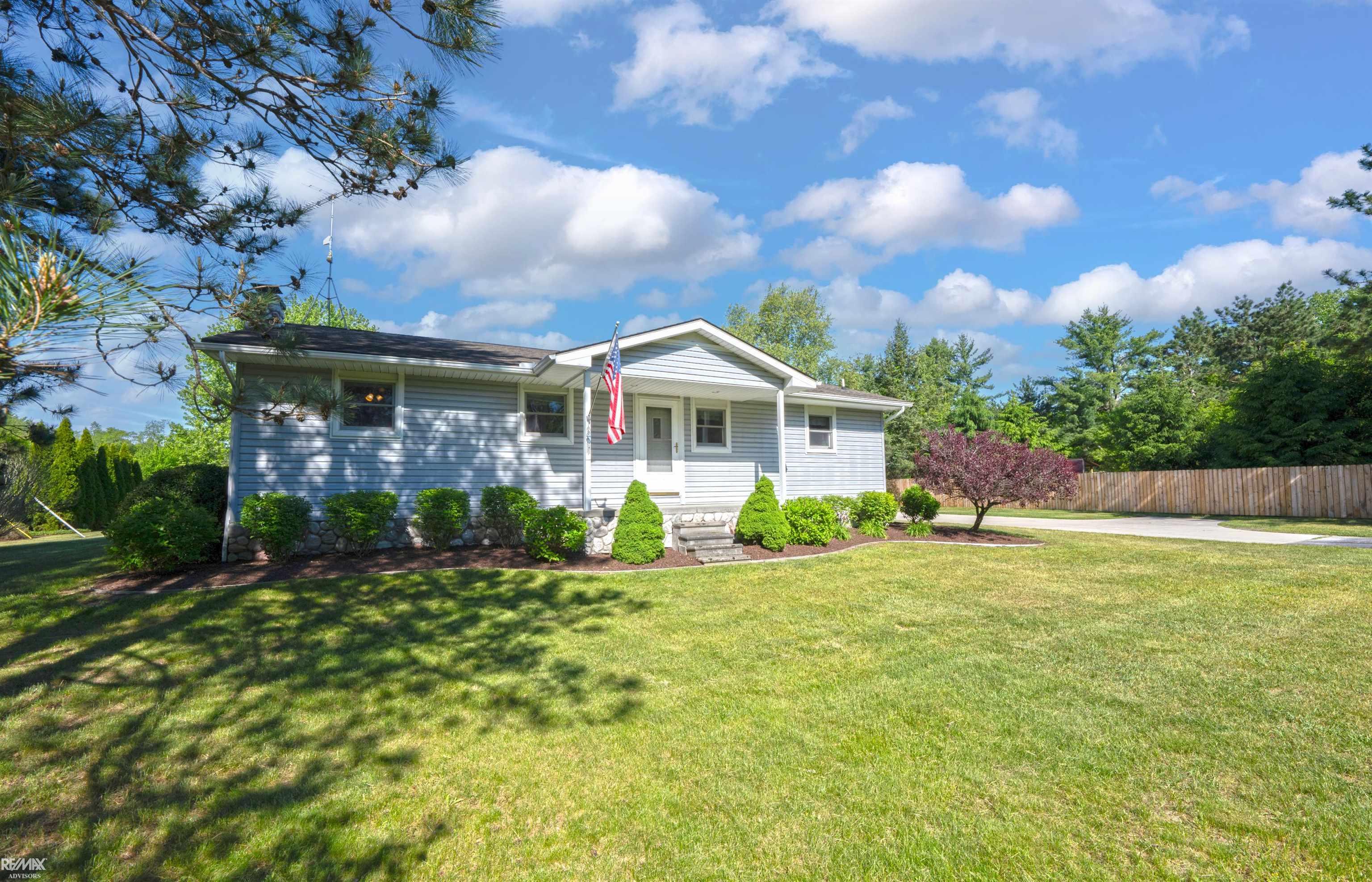 4299 Rabidue Road Property Photo 1