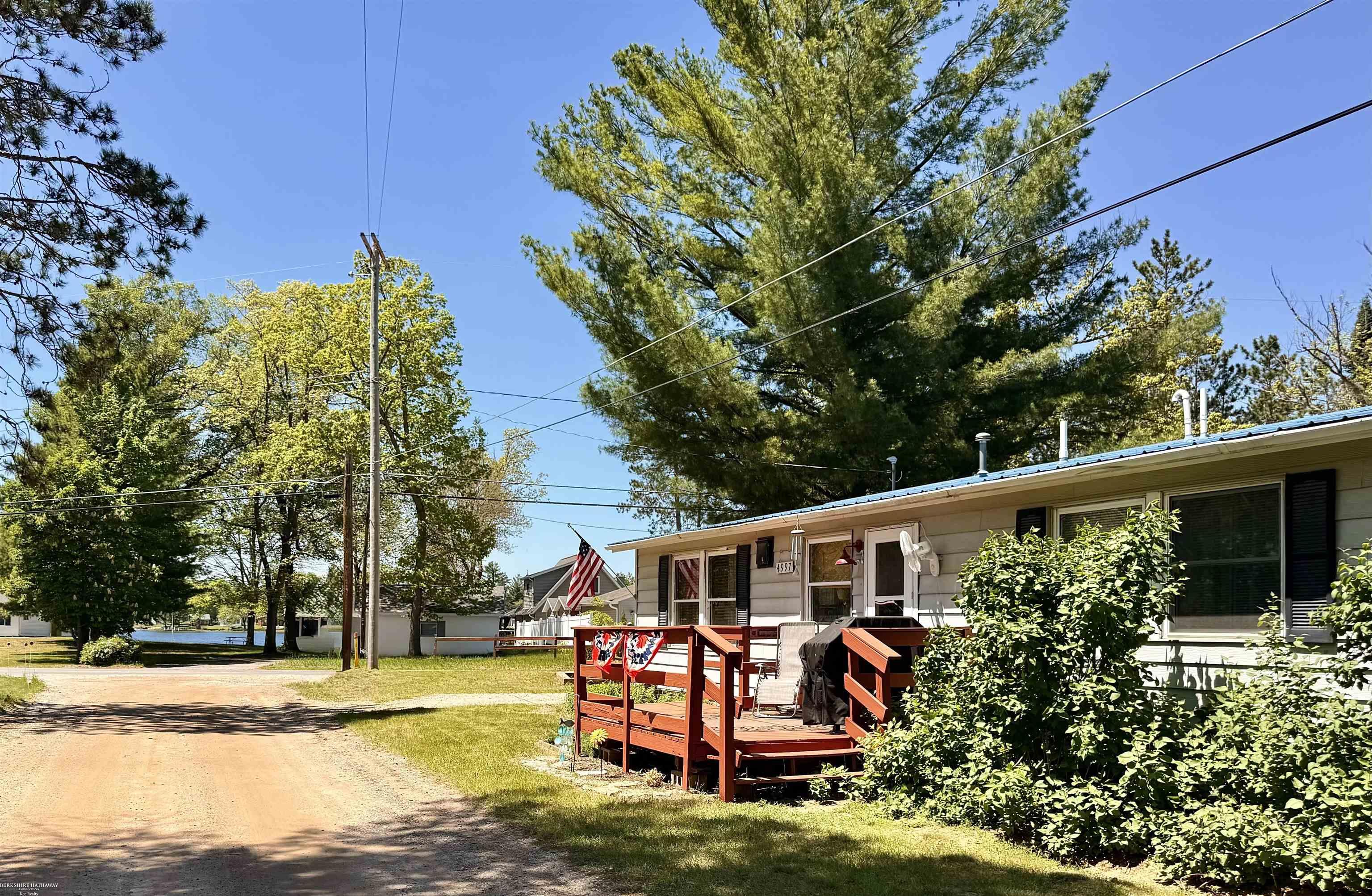 4997 Lucinda Drive Property Photo 1