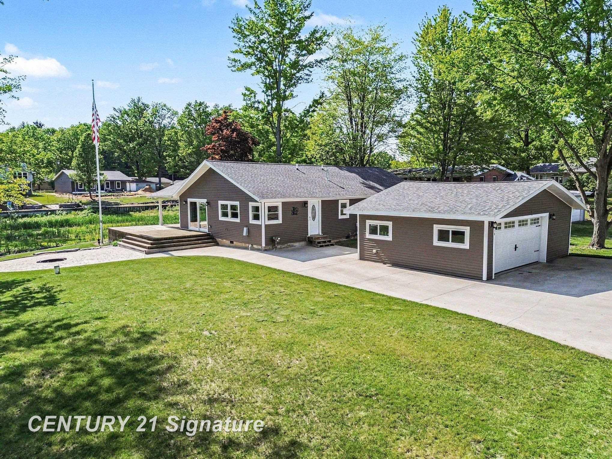 5458 Oakridge Drive Property Photo 1