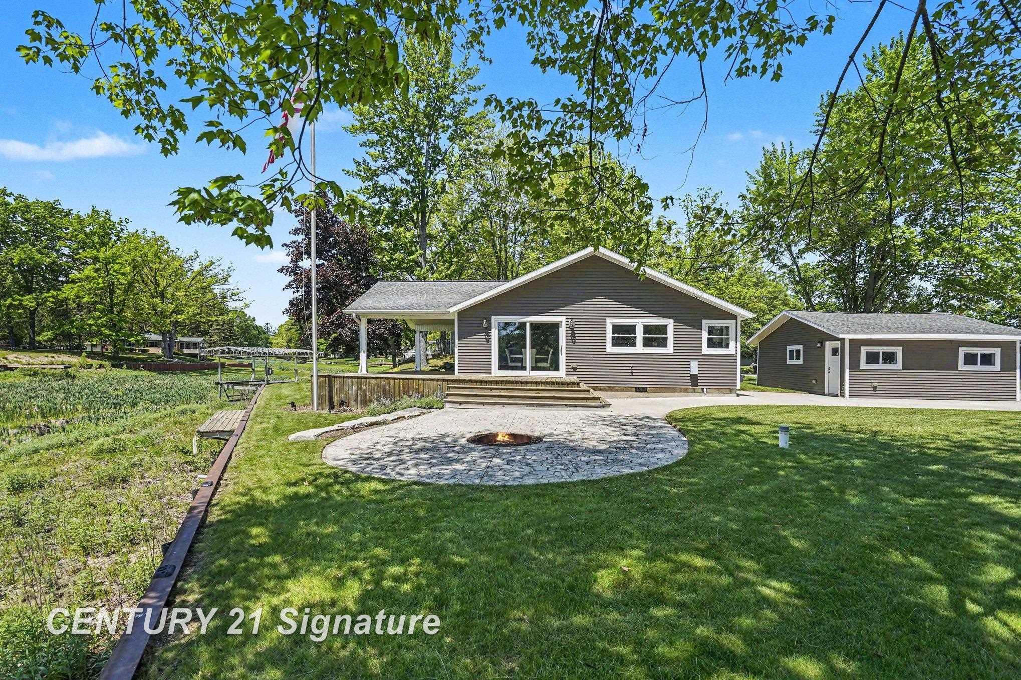 5458 Oakridge Drive Property Photo 4