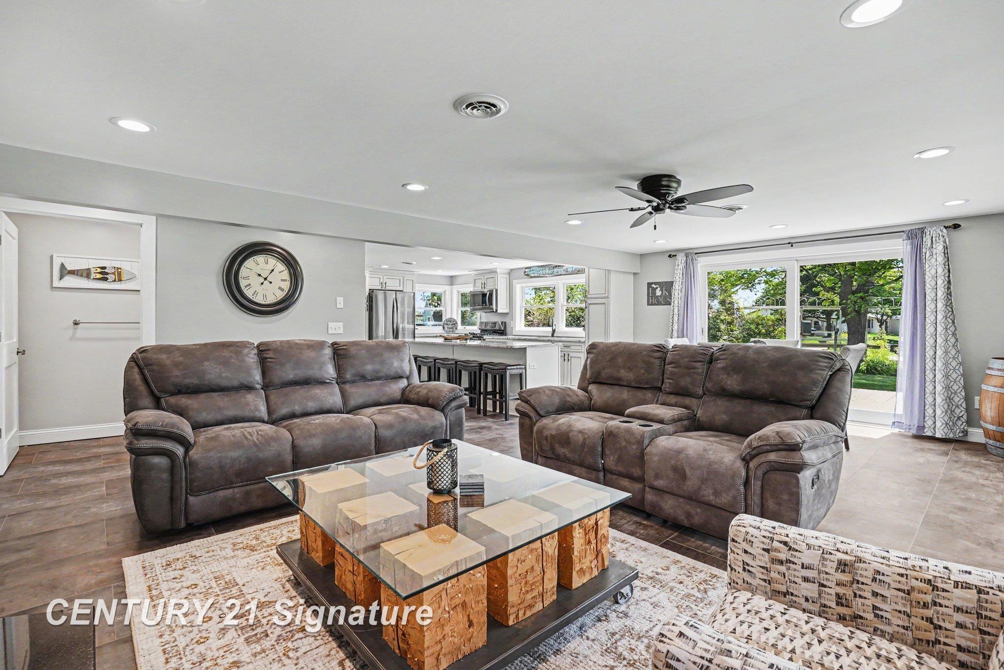5458 Oakridge Drive Property Photo 13