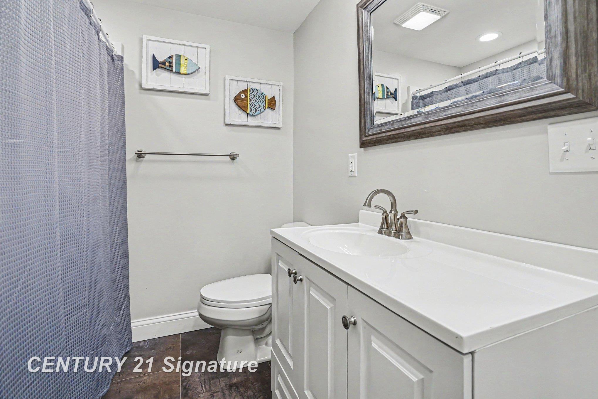 5458 Oakridge Drive Property Photo 17