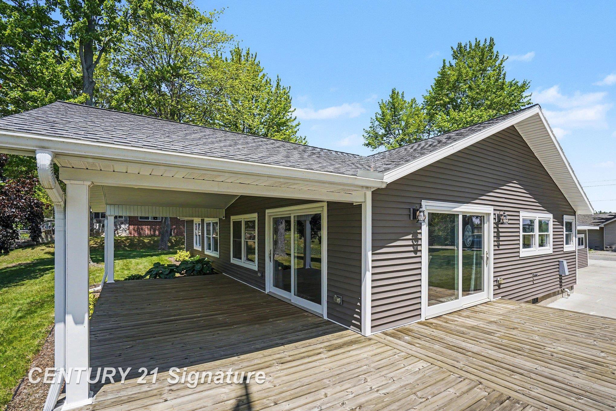 5458 Oakridge Drive Property Photo 22