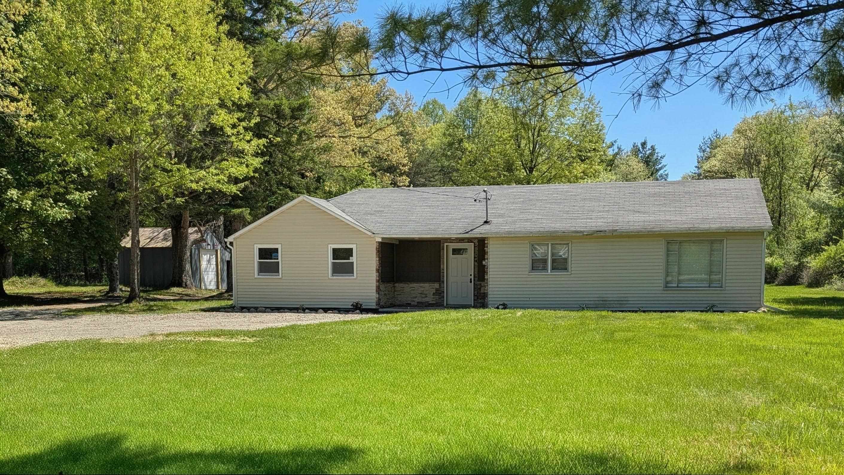 3004 N Stark Road Property Photo 1