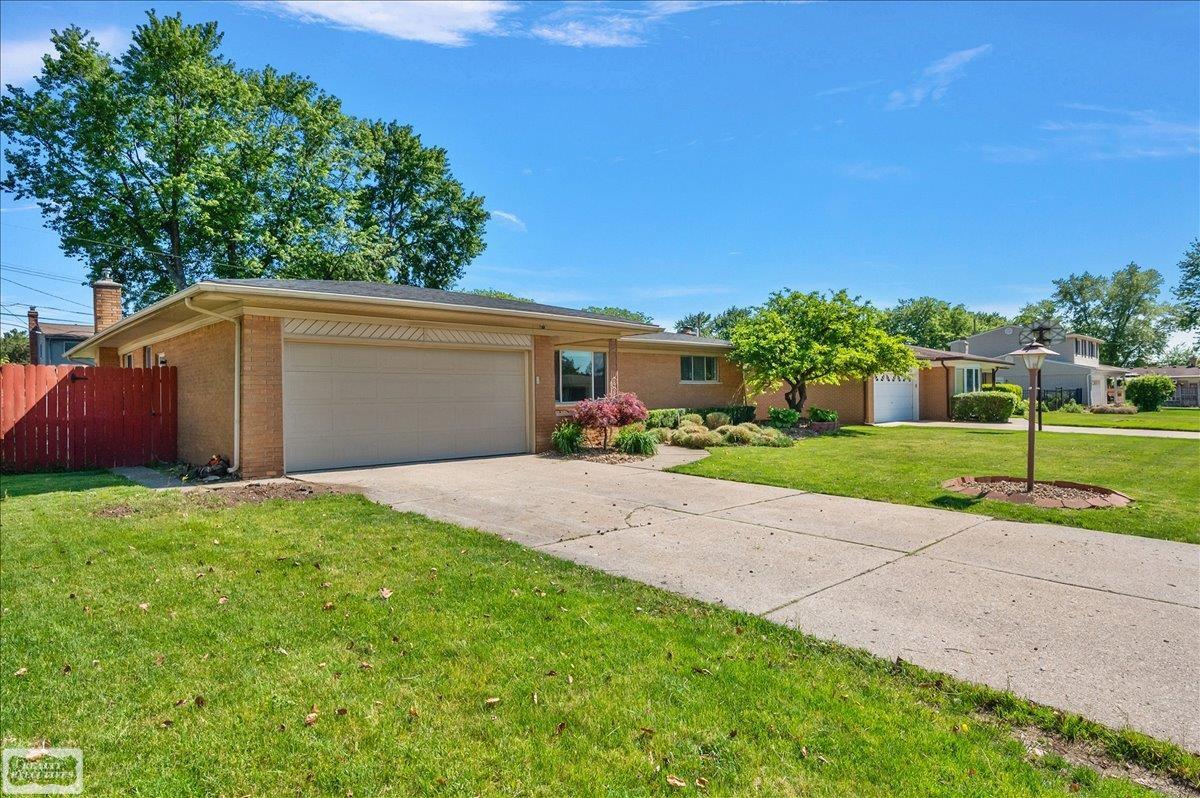 11489 Anna Lisa Street Property Photo 4