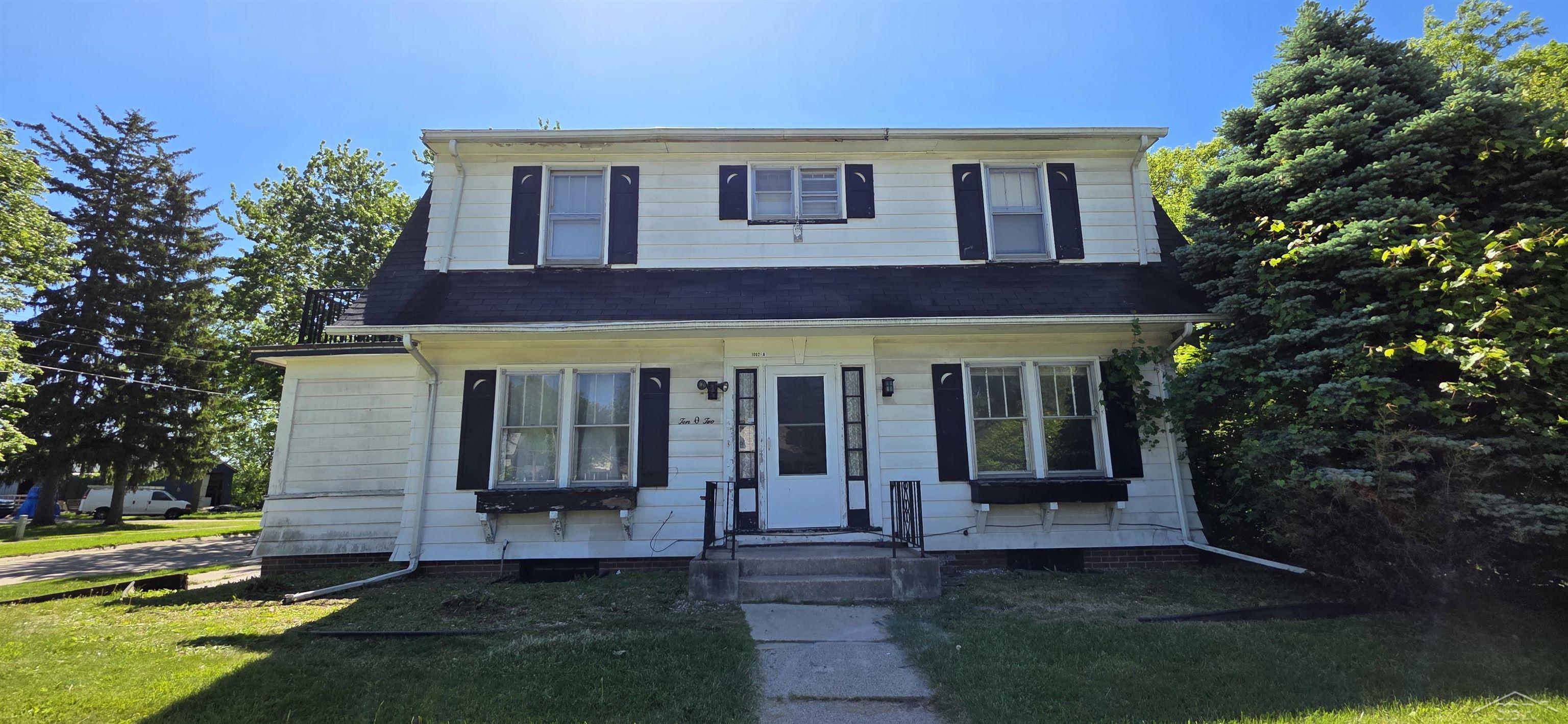 1002 S Michigan Avenue Property Photo 1