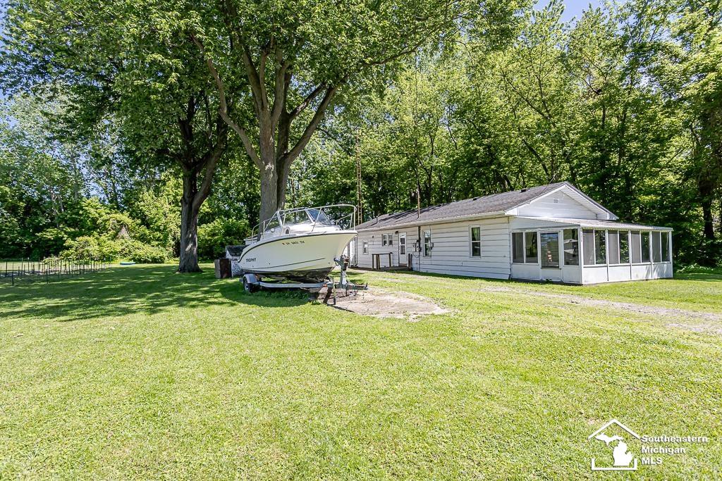 13838 Bayside Drive Property Photo 3