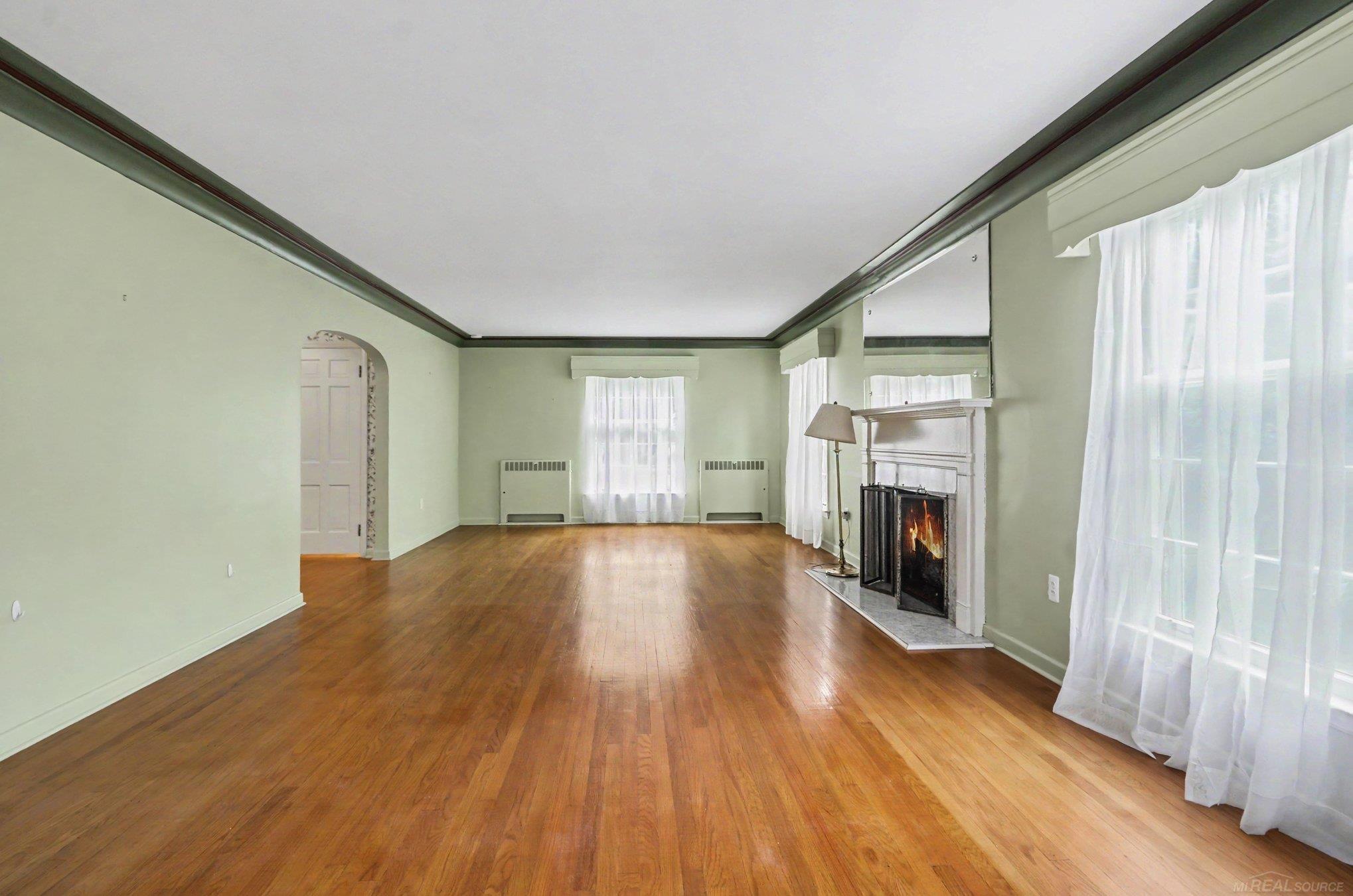 130 S Wilson Boulevard Property Photo 7