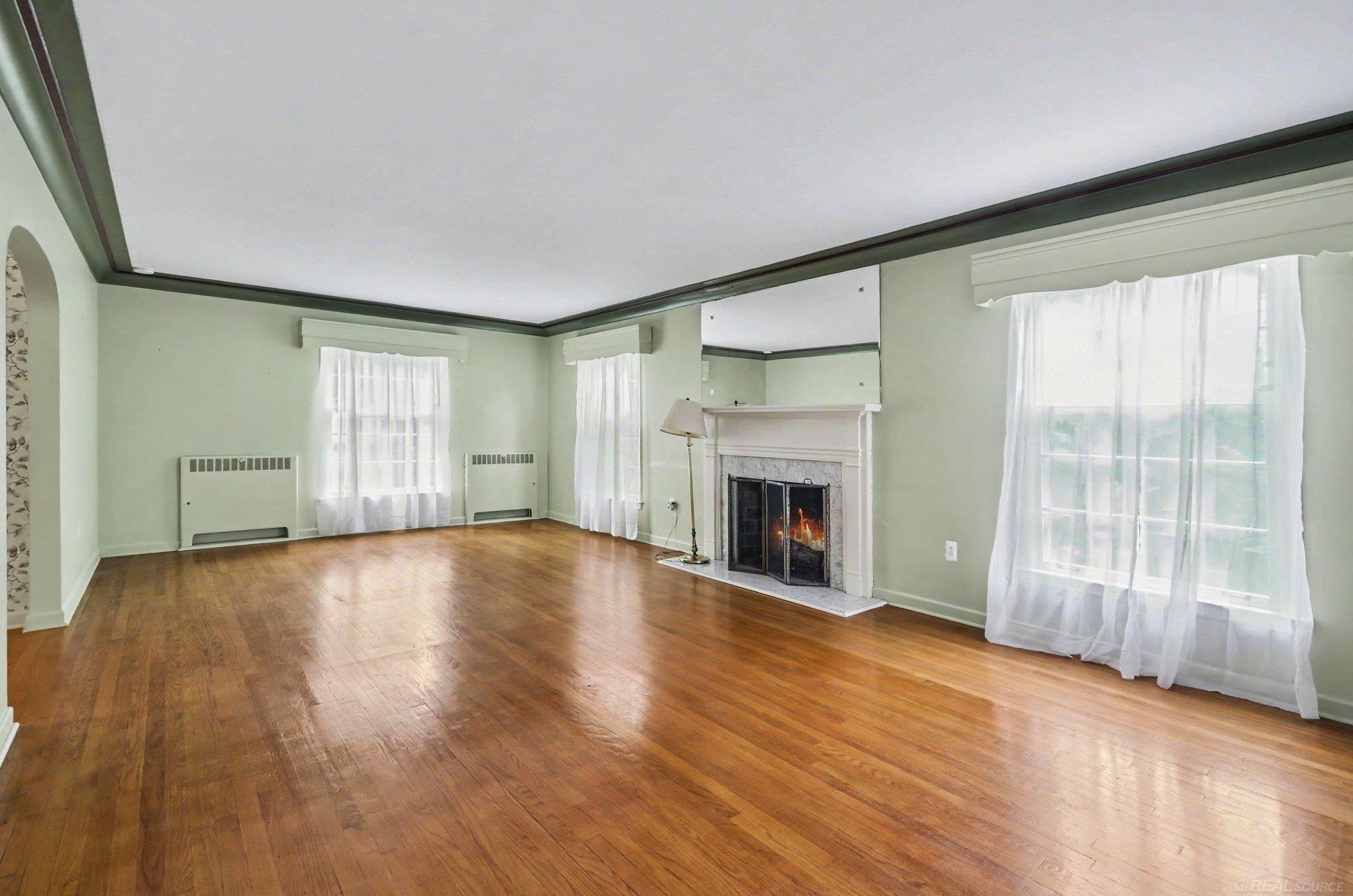 130 S Wilson Boulevard Property Photo 8