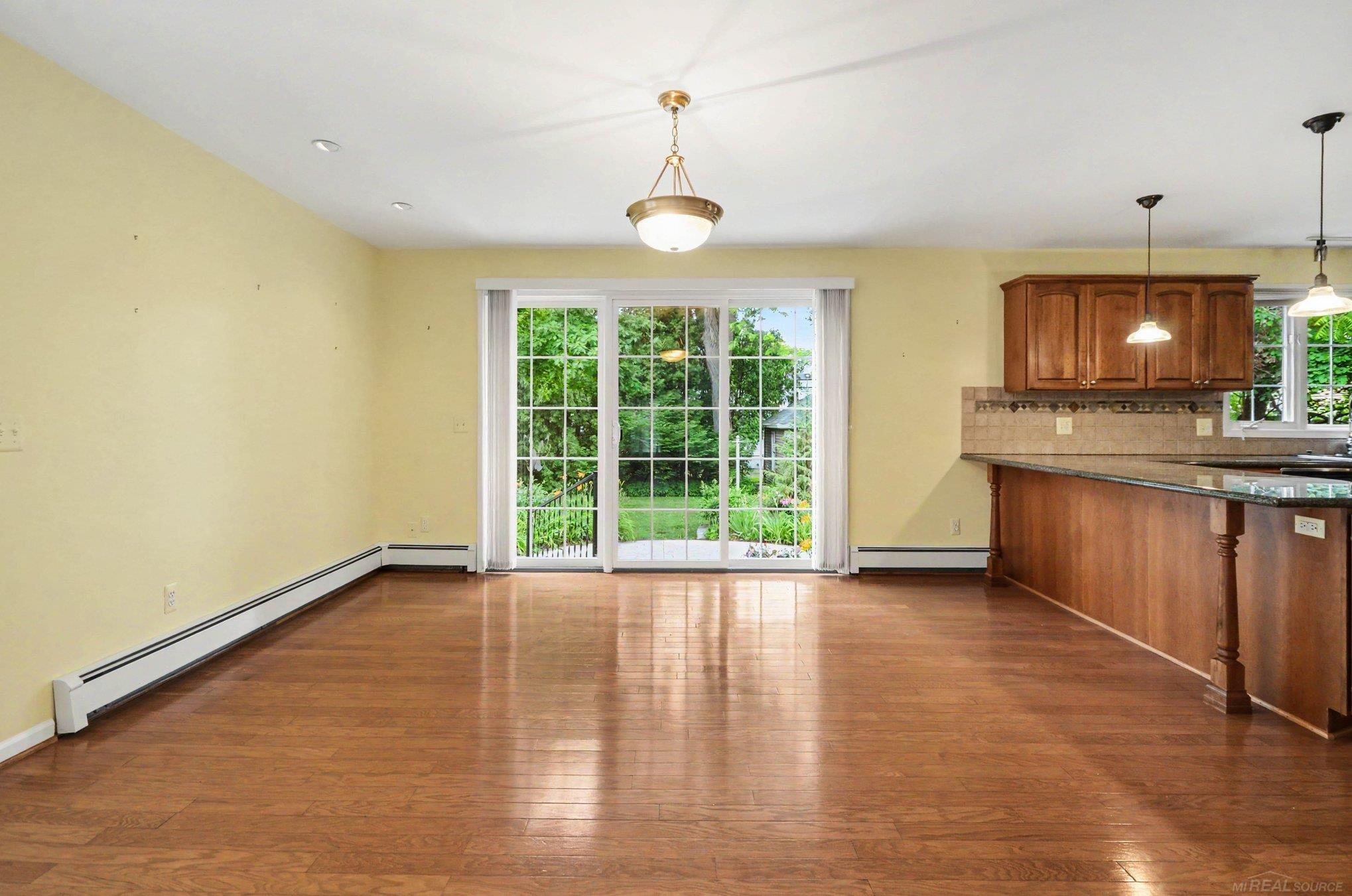 130 S Wilson Boulevard Property Photo 16