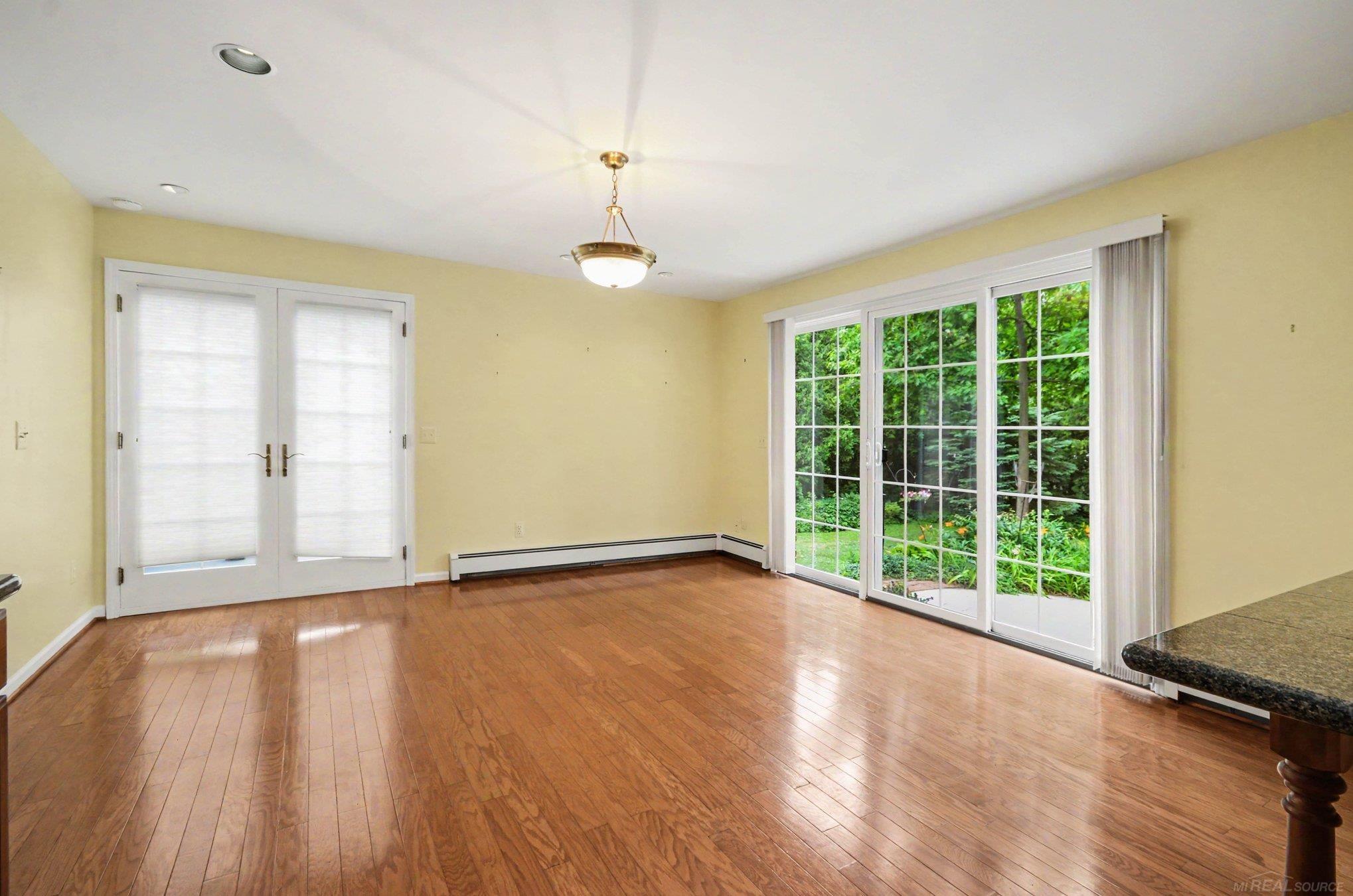 130 S Wilson Boulevard Property Photo 17